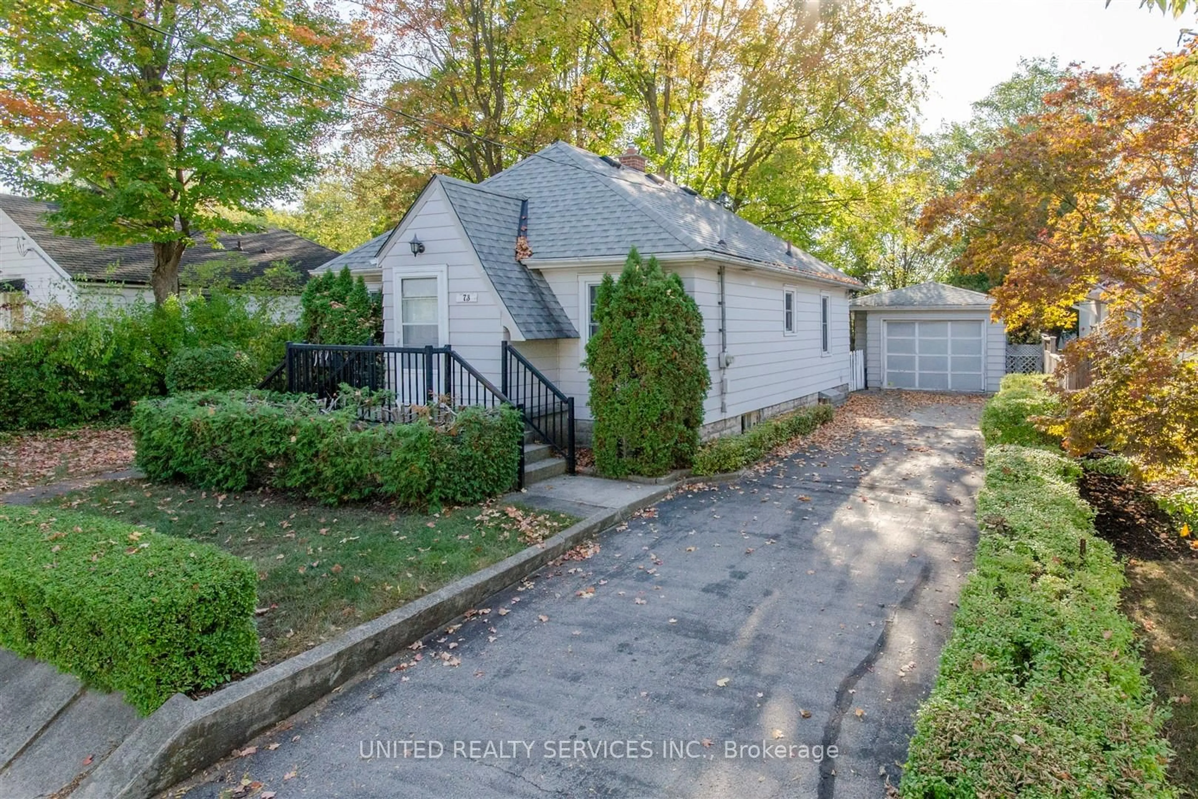 A pic from outside/outdoor area/front of a property/back of a property/a pic from drone, street for 73 Mcnay St, London East Ontario N5Y 1K8