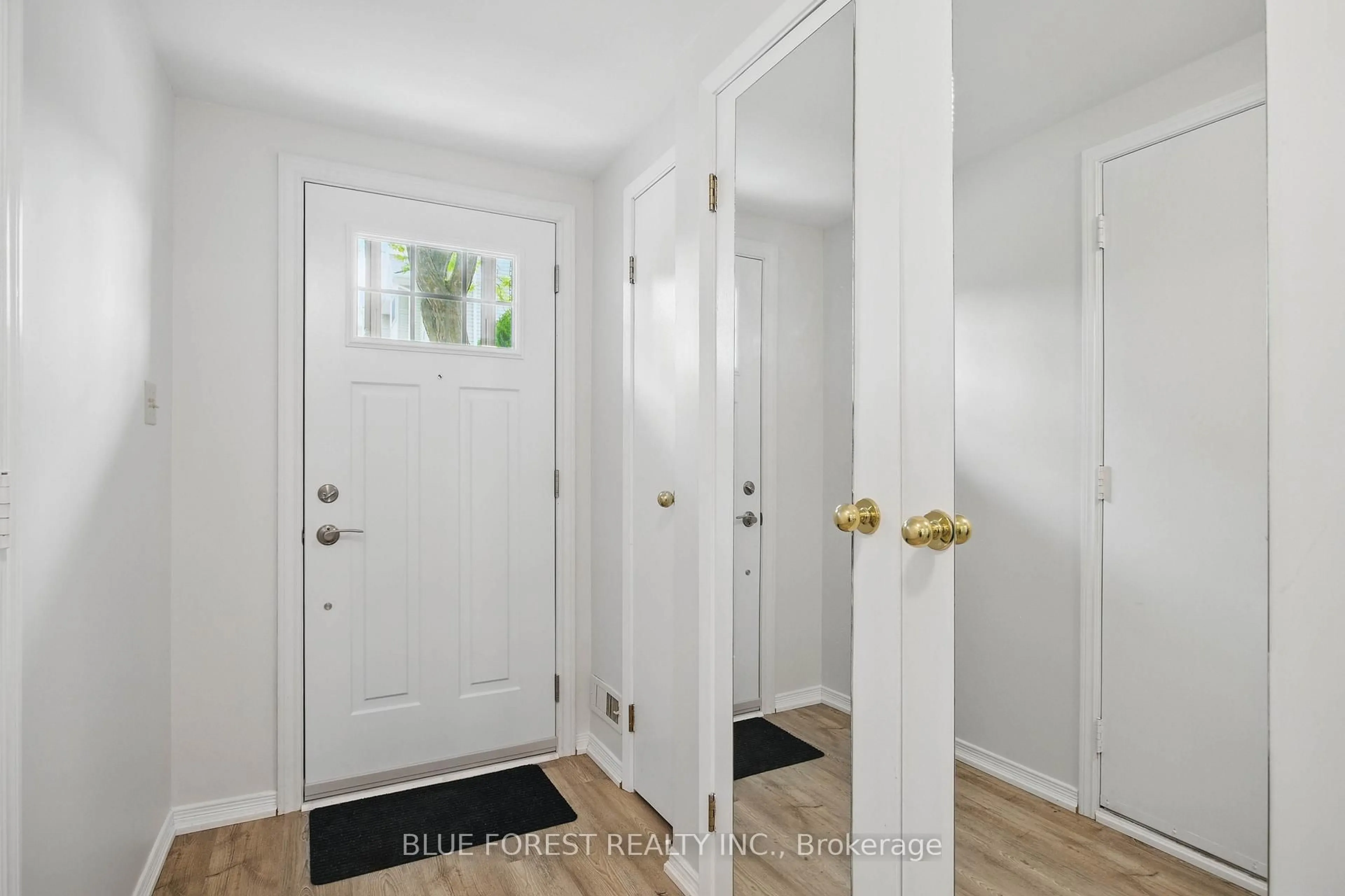 Indoor entryway for 1990 Wavell St #82, London East Ontario N5V 4N5