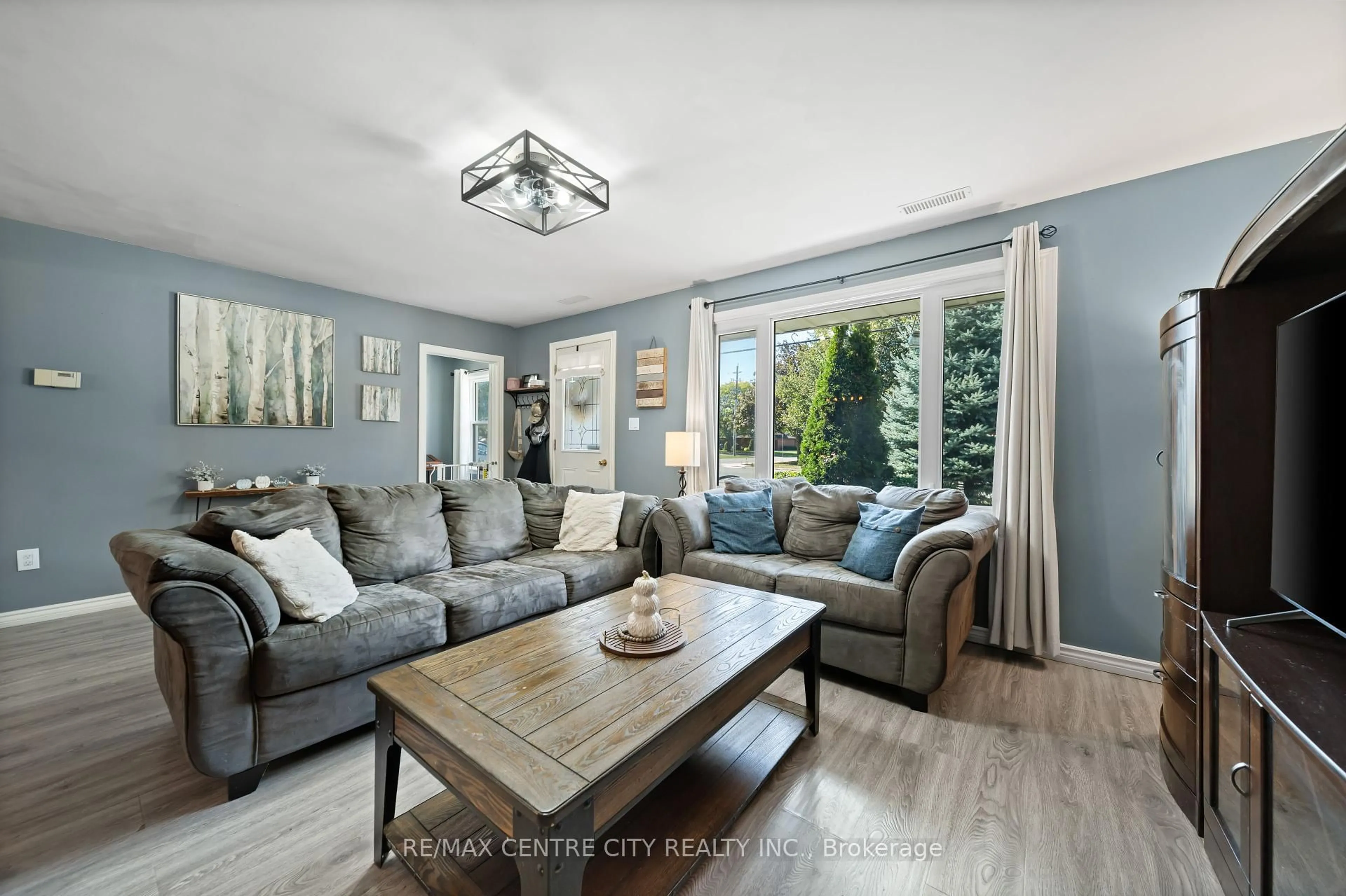 Living room with furniture, unknown for 103 Caverly Rd, Aylmer Ontario N5H 2P6