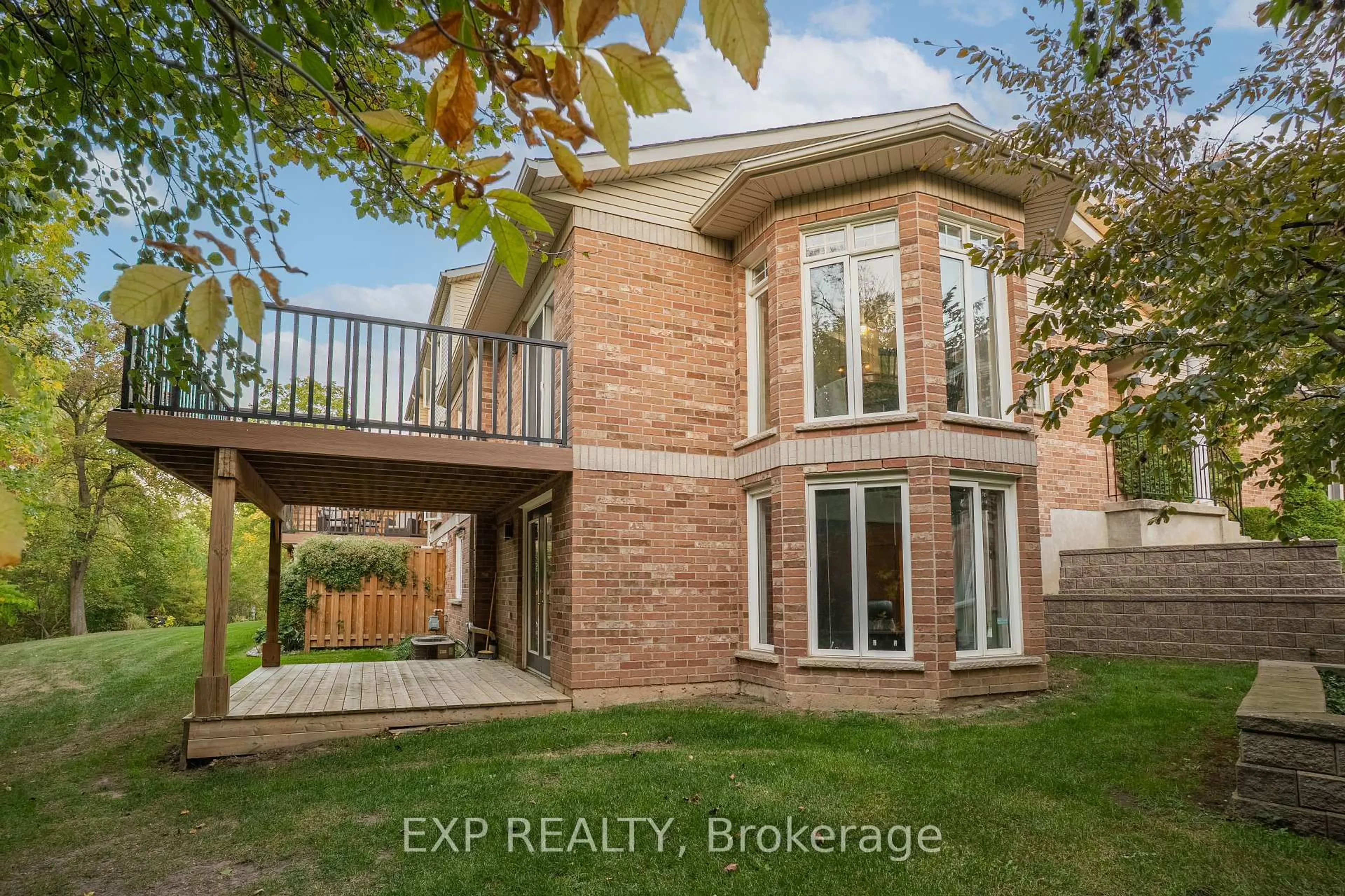 Home with brick exterior material, building for 53 Bunting Rd #17, St. Catharines Ontario L2P 3Y6