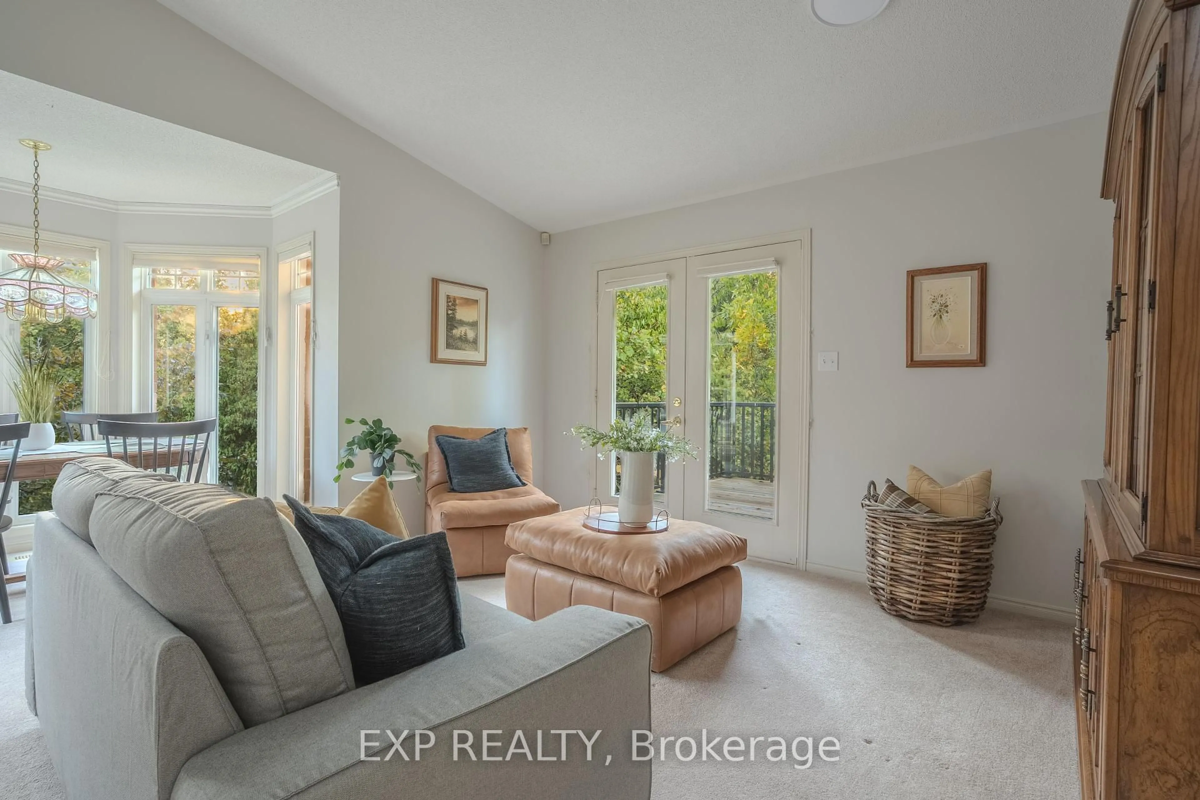 Living room with furniture, ceramic/tile floor for 53 Bunting Rd #17, St. Catharines Ontario L2P 3Y6