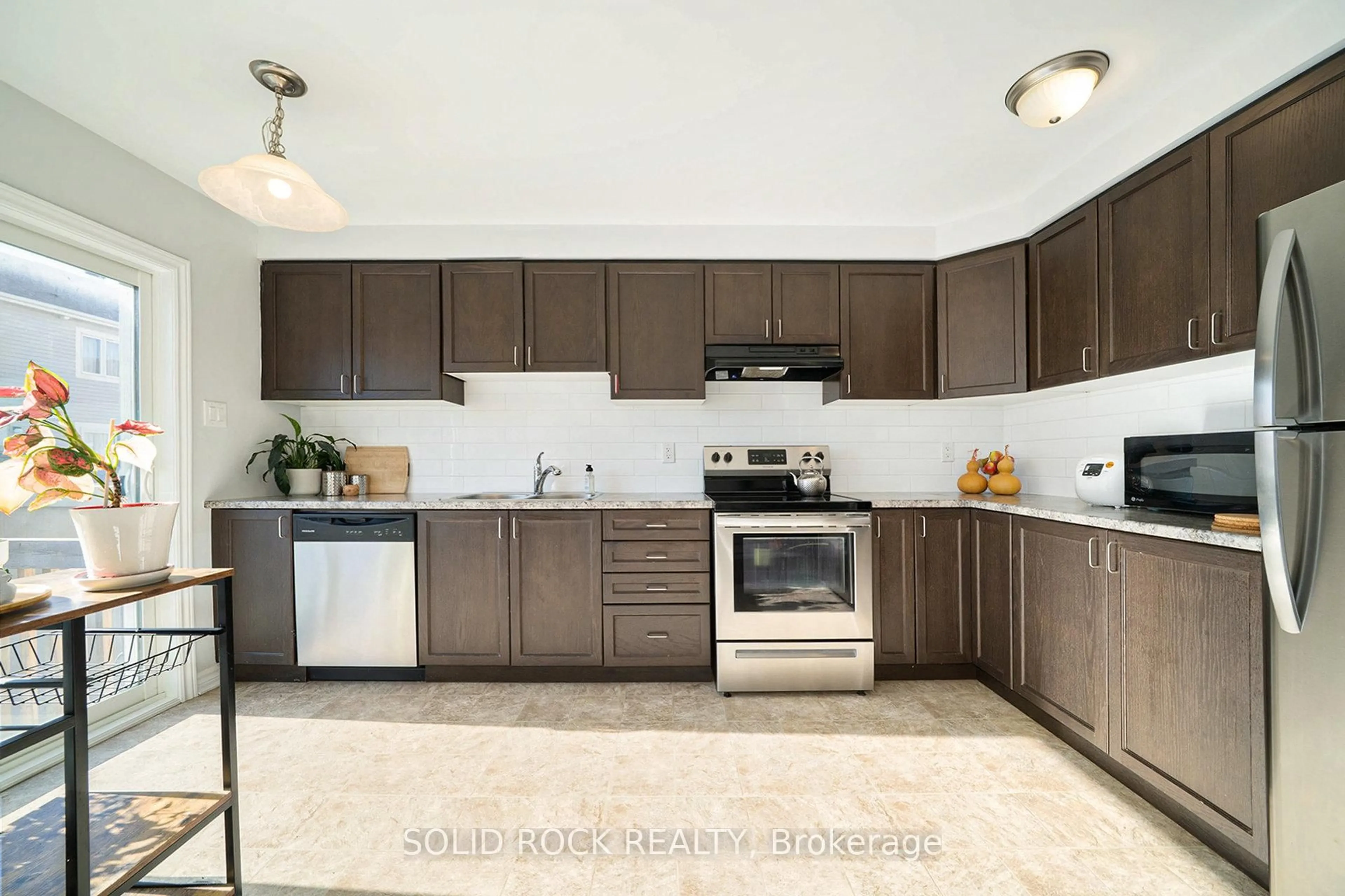 Unknown for 380 Rouncey Rd, Ottawa Ontario K2V 0H9