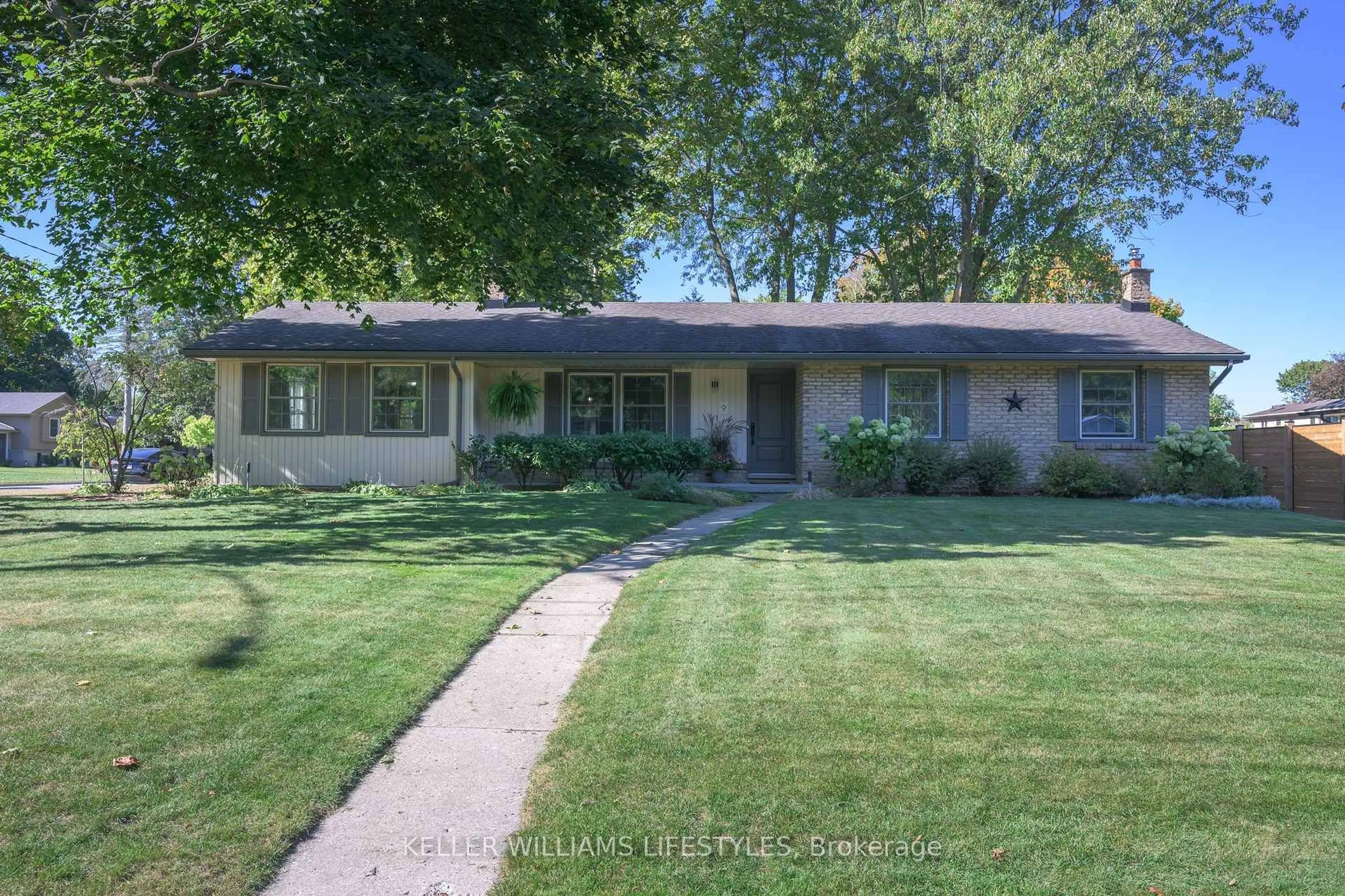 Unknown for 9 Outer Dr, London South Ontario N6P 1C5