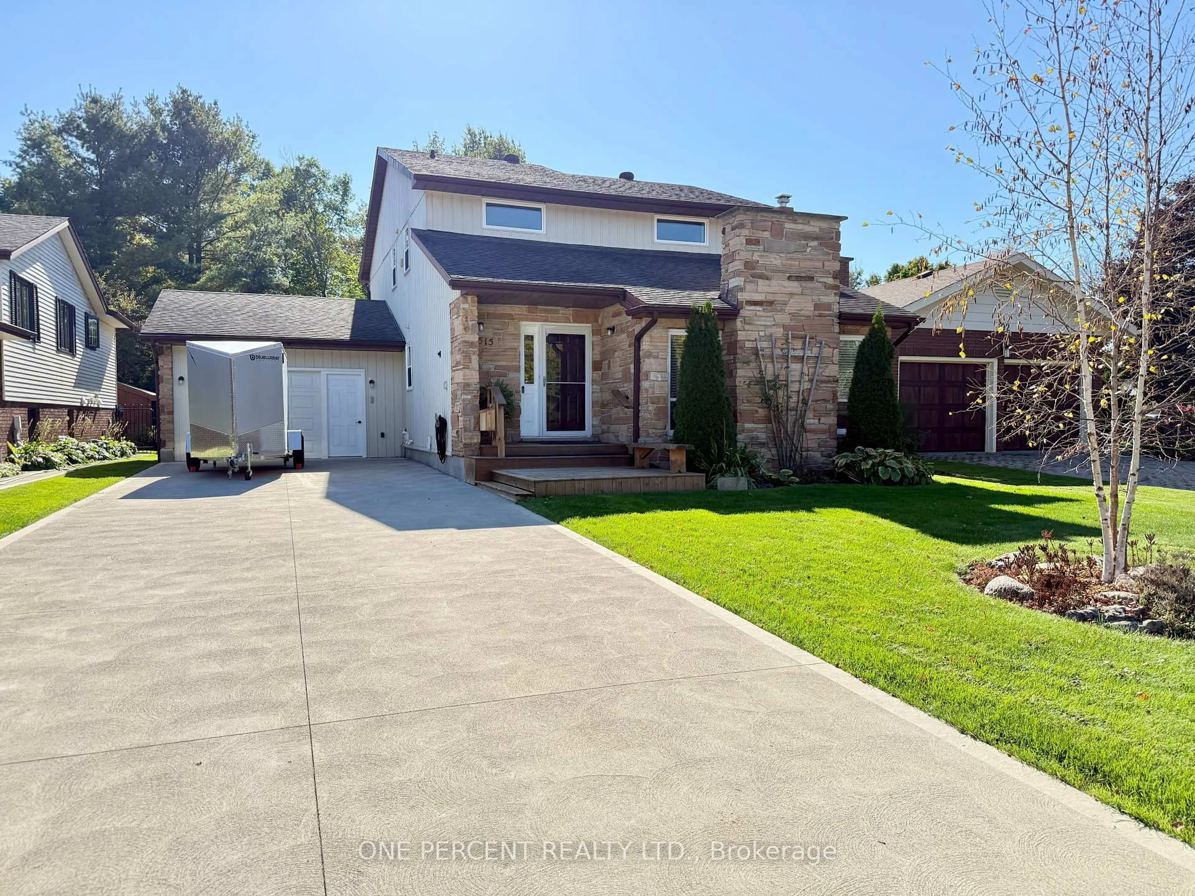A pic from outside/outdoor area/front of a property/back of a property/a pic from drone, street for 515 1 St, Owen Sound Ontario N4K 6C4