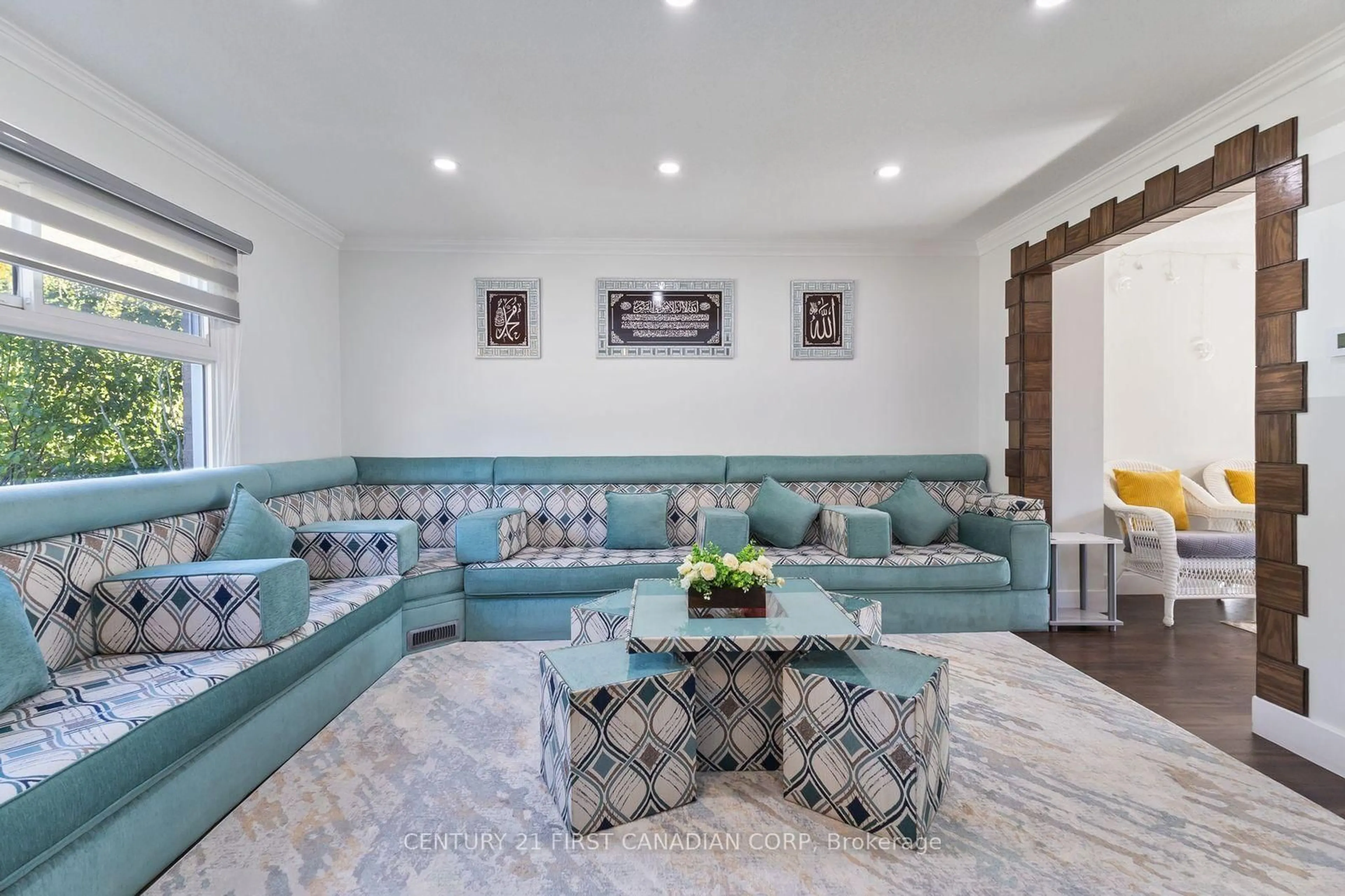 Living room with furniture, unknown for 172 Golfdale Cres, London South Ontario N6C 5X4