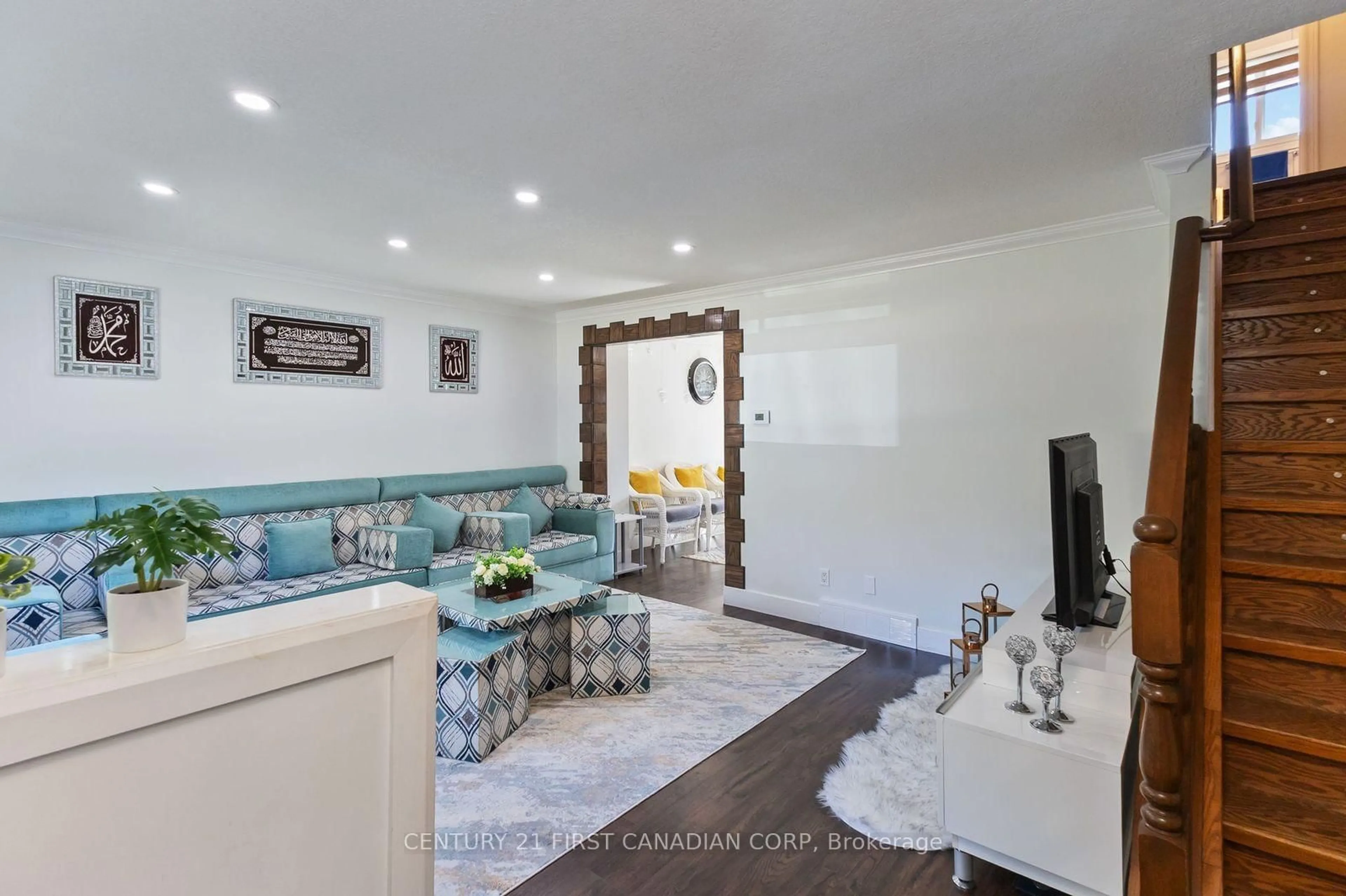 Unknown for 172 Golfdale Cres, London South Ontario N6C 5X4
