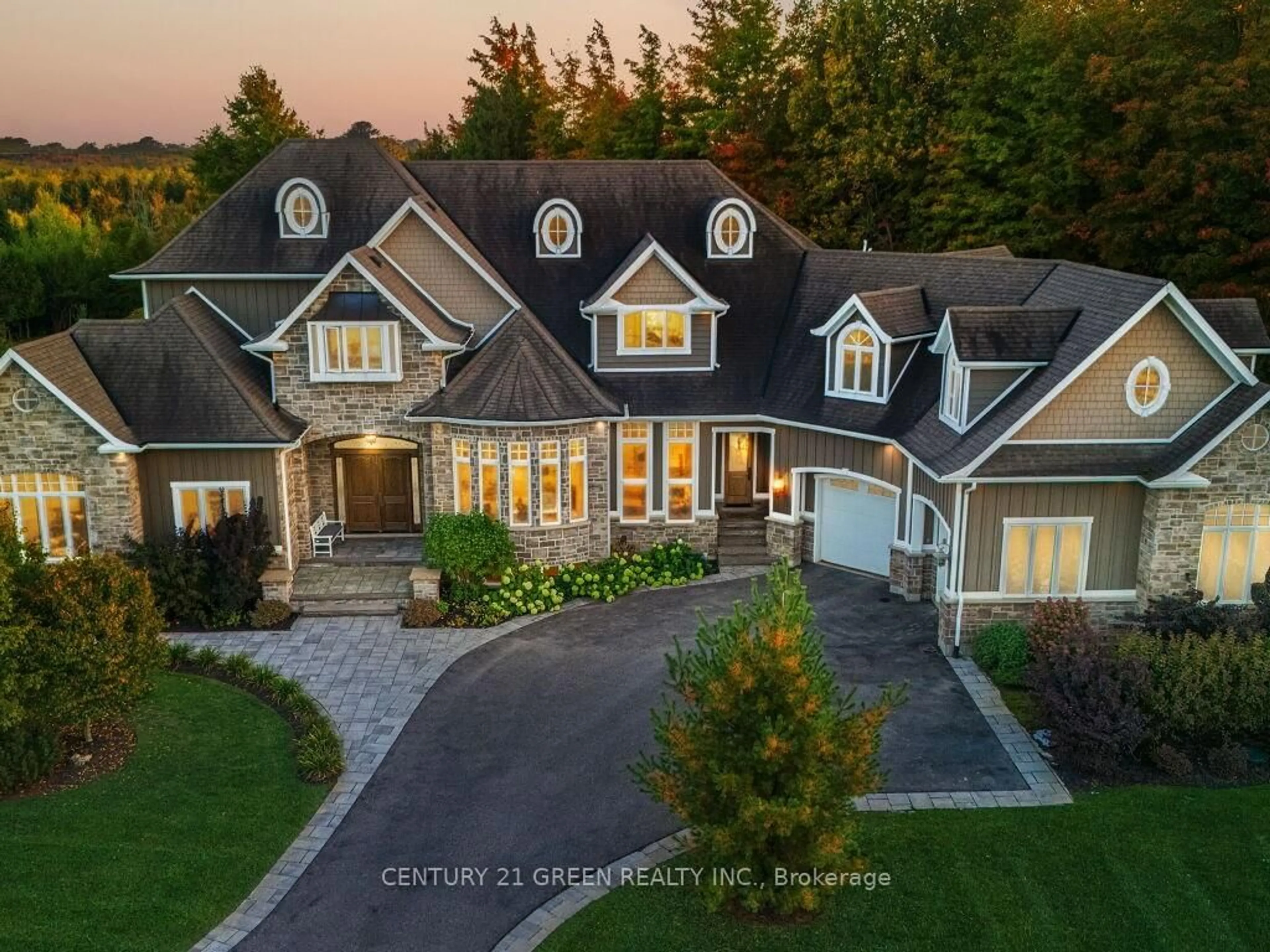 A pic from outside/outdoor area/front of a property/back of a property/a pic from drone, street for 39 Brookhaven Cres, East Garafraxa Ontario L9W 7M9