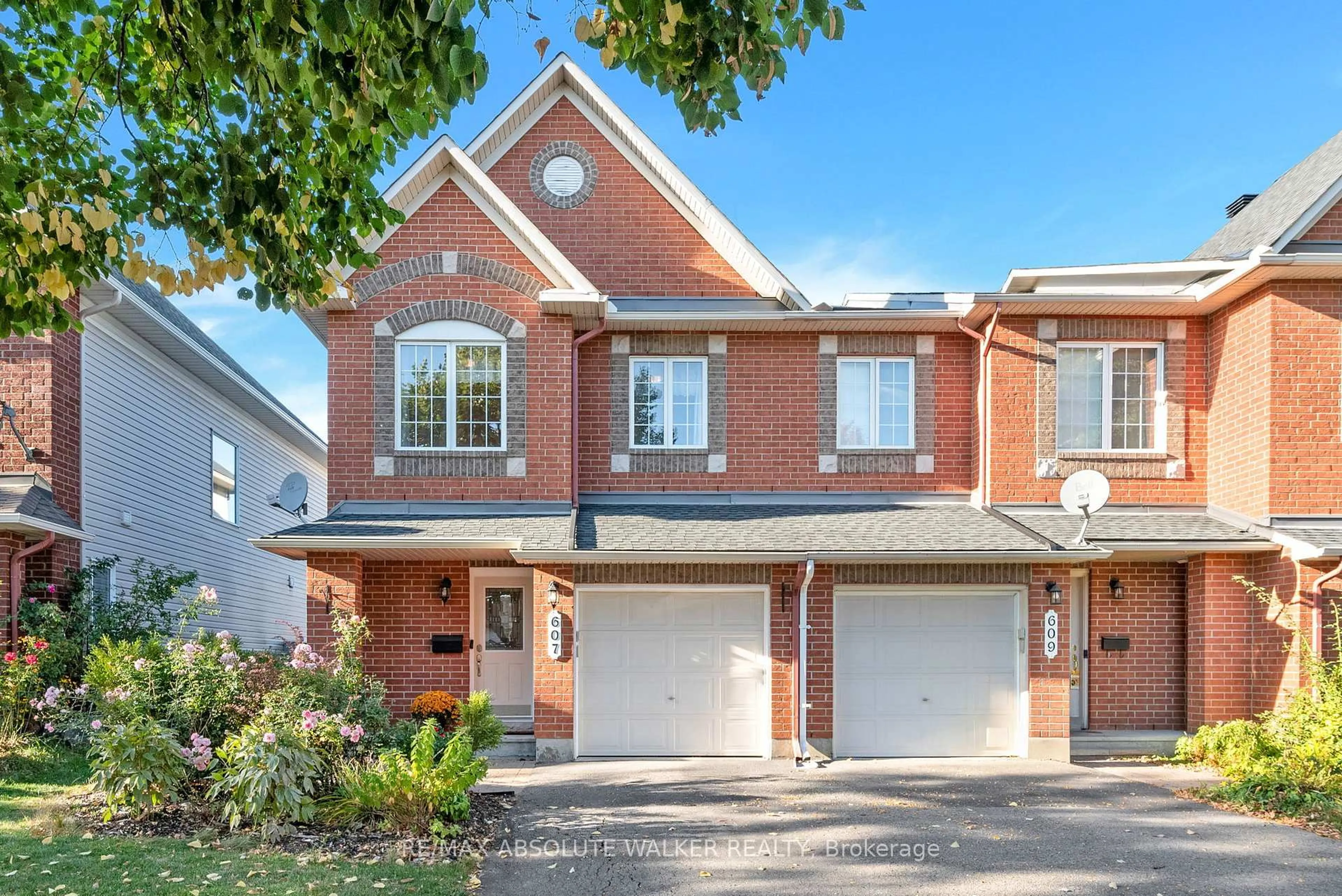 Home with brick exterior material, street for 607 Aquaview Dr, Orleans Ontario K4A 4W1