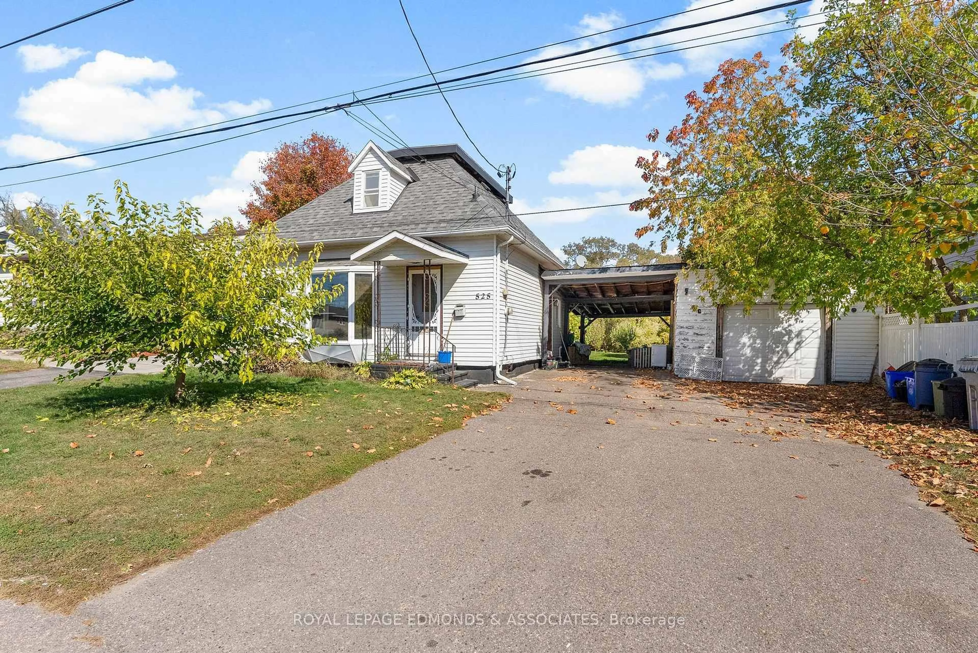 A pic from outside/outdoor area/front of a property/back of a property/a pic from drone, street for 525 Boundary Rd, Pembroke Ontario K8A 6L7