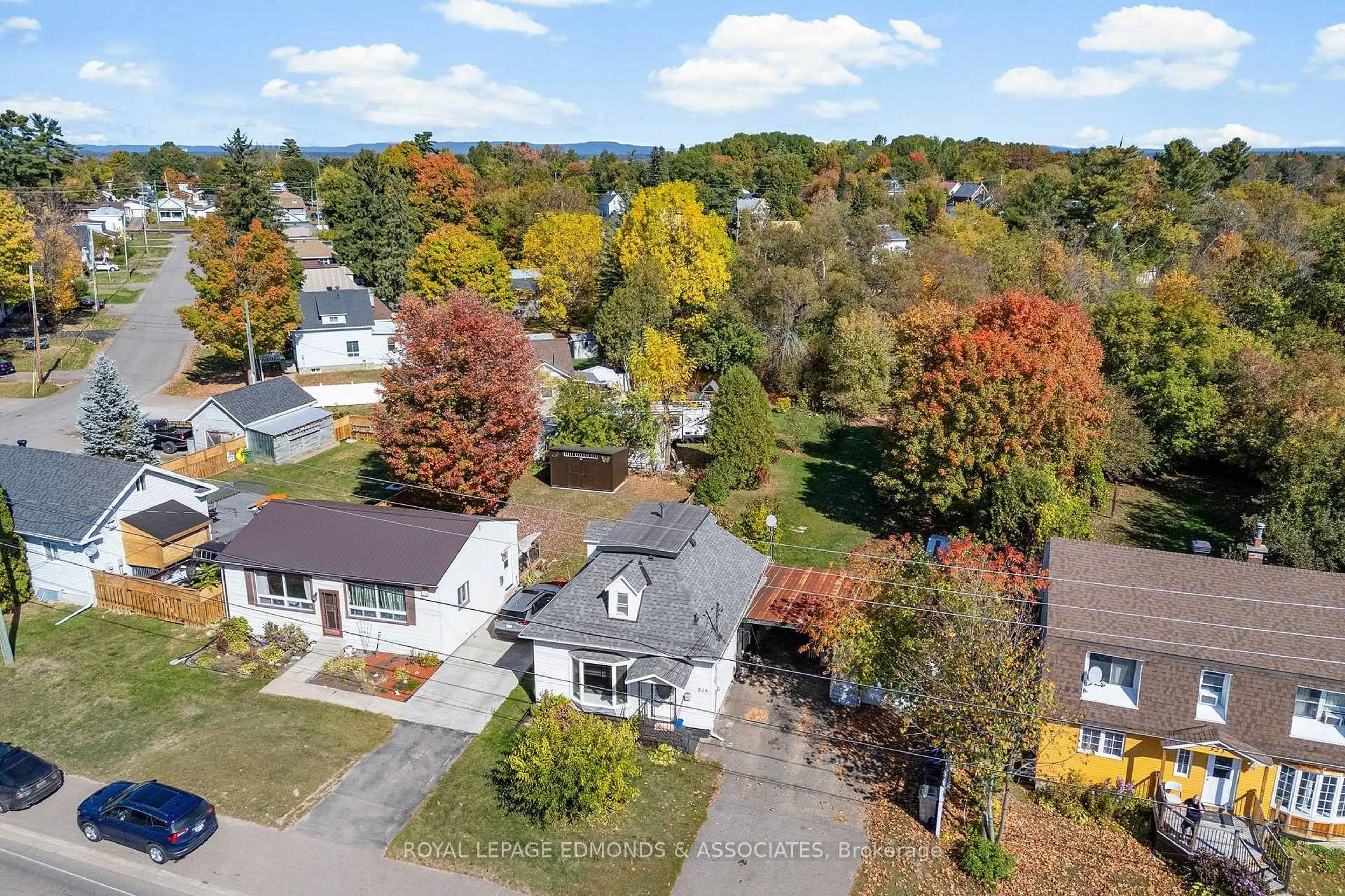 A pic from outside/outdoor area/front of a property/back of a property/a pic from drone, street for 525 Boundary Rd, Pembroke Ontario K8A 6L7