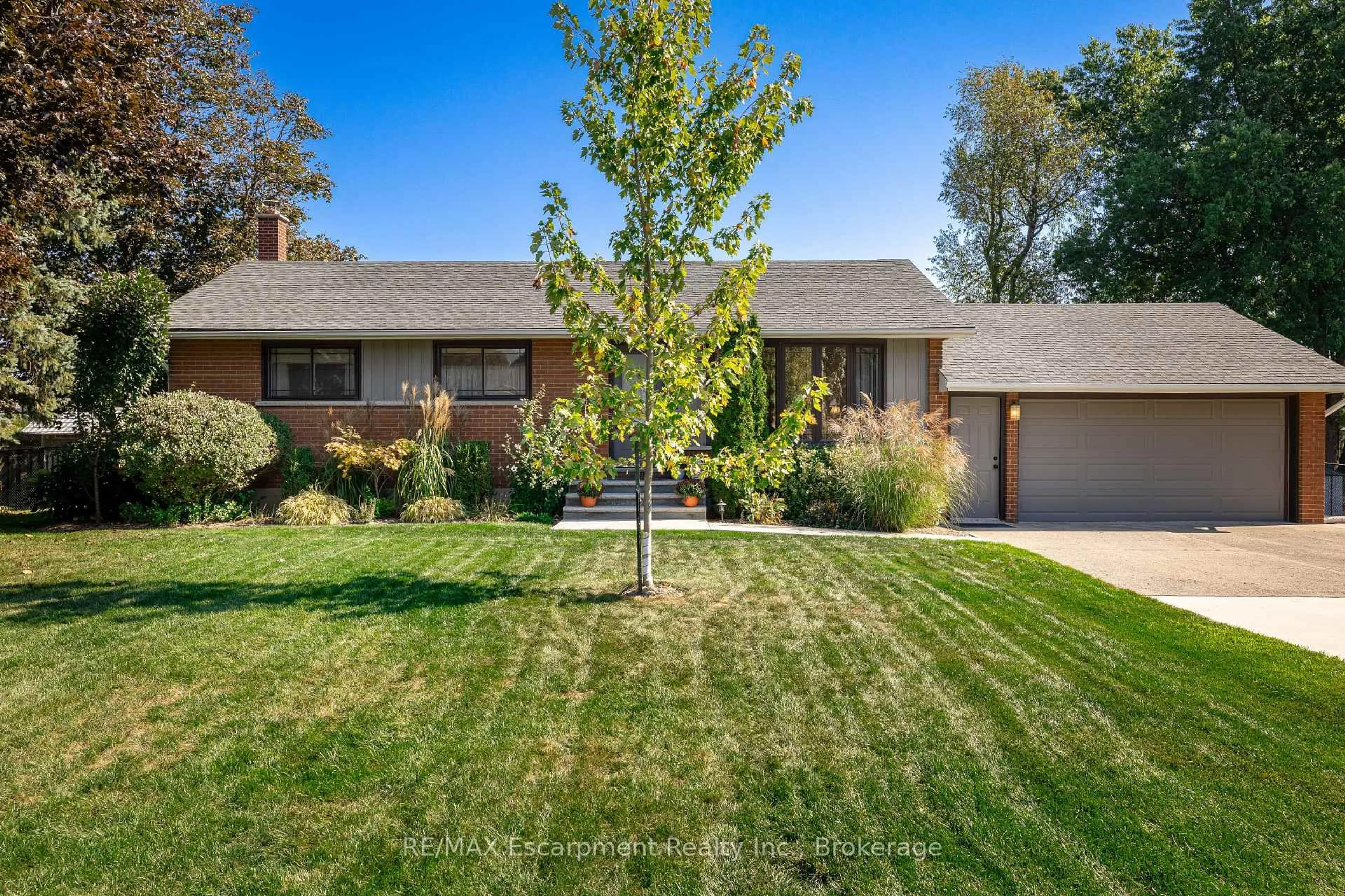 Home with brick exterior material, street for 35 Tanager Dr, Tillsonburg Ontario N4G 1B1