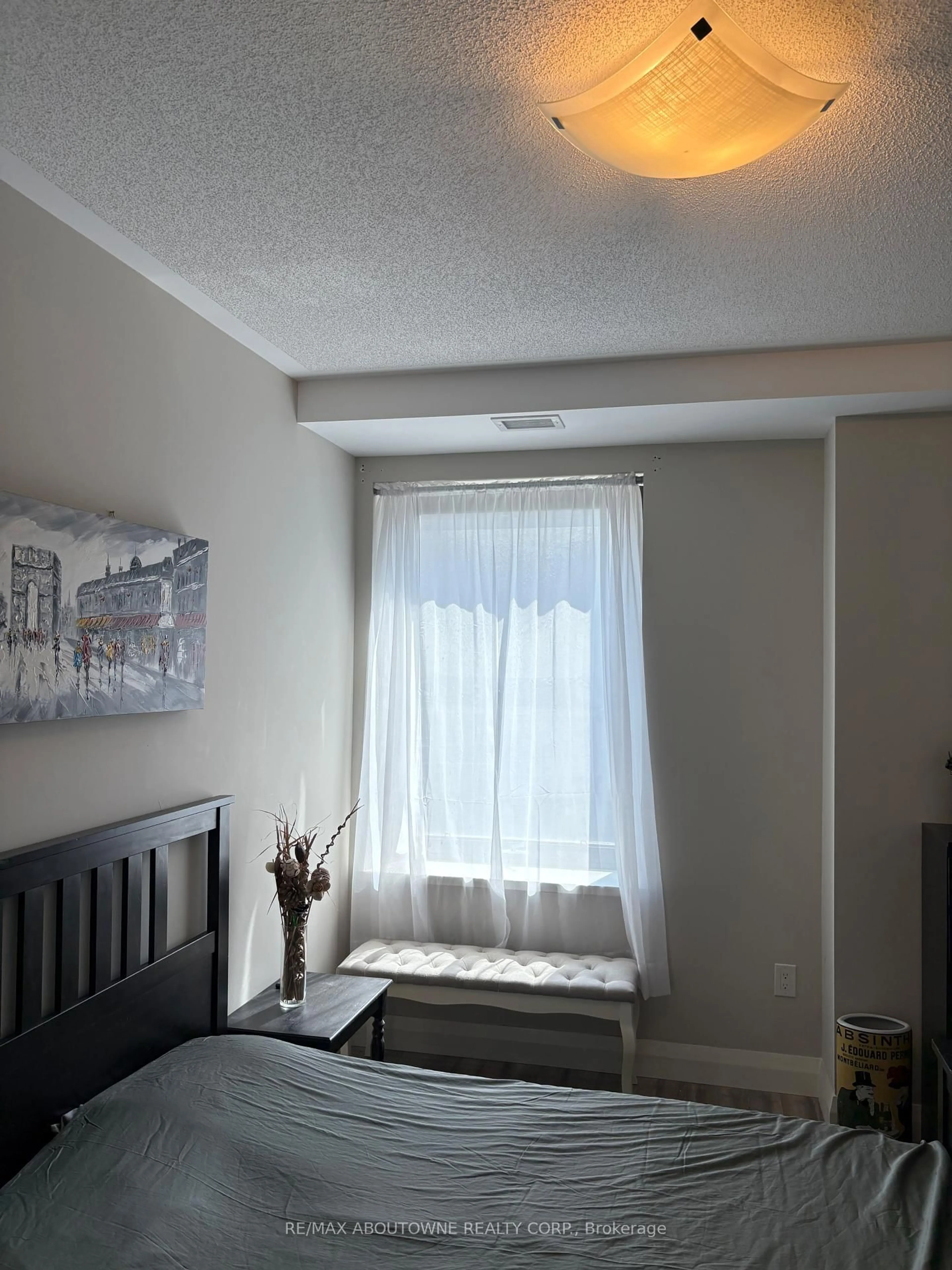 A pic of a room for 118 King St #419, Hamilton Ontario L8N 0A9