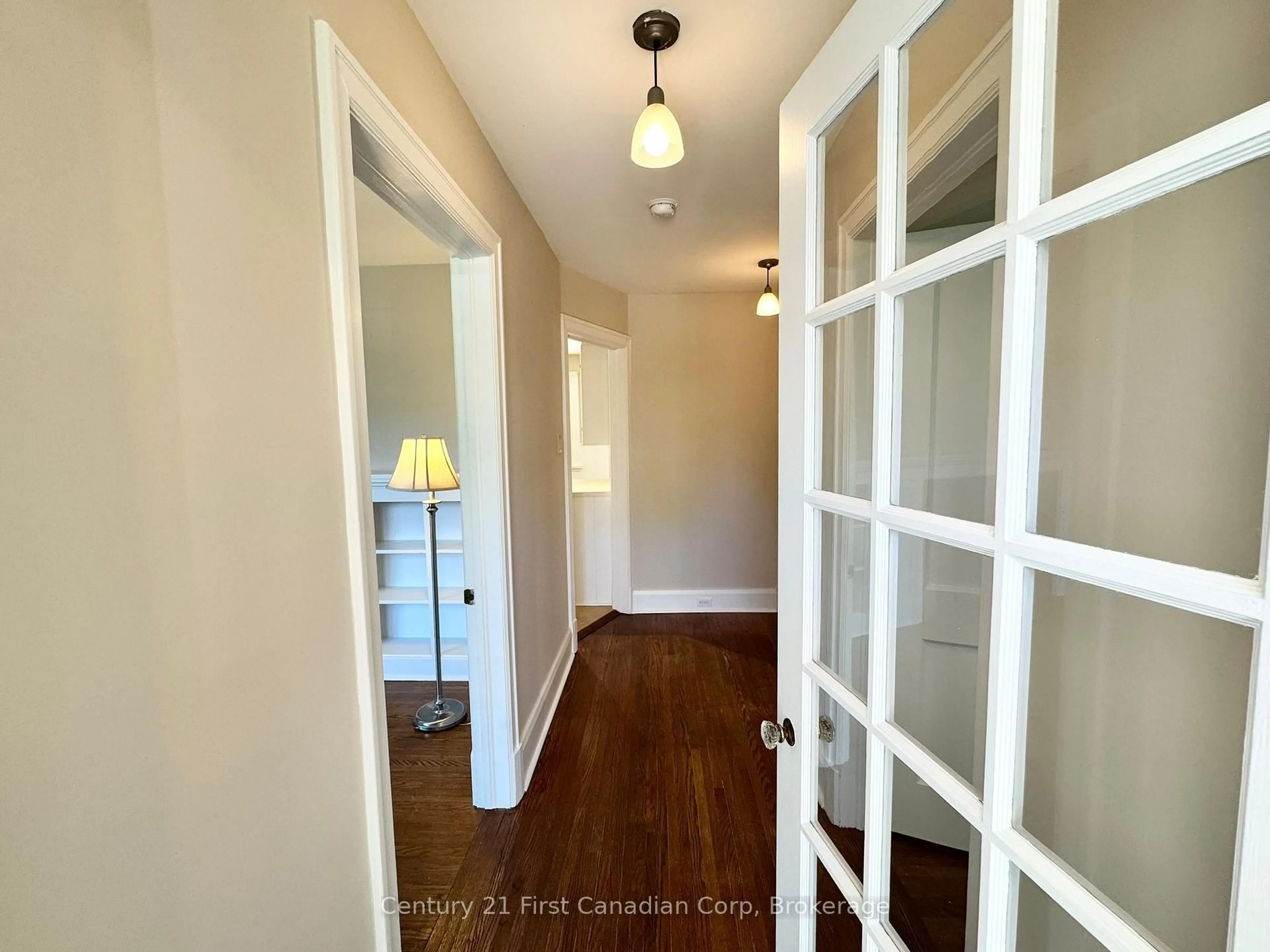 Indoor entryway for 288 Thames St, Ingersoll Ontario N5C 2T9