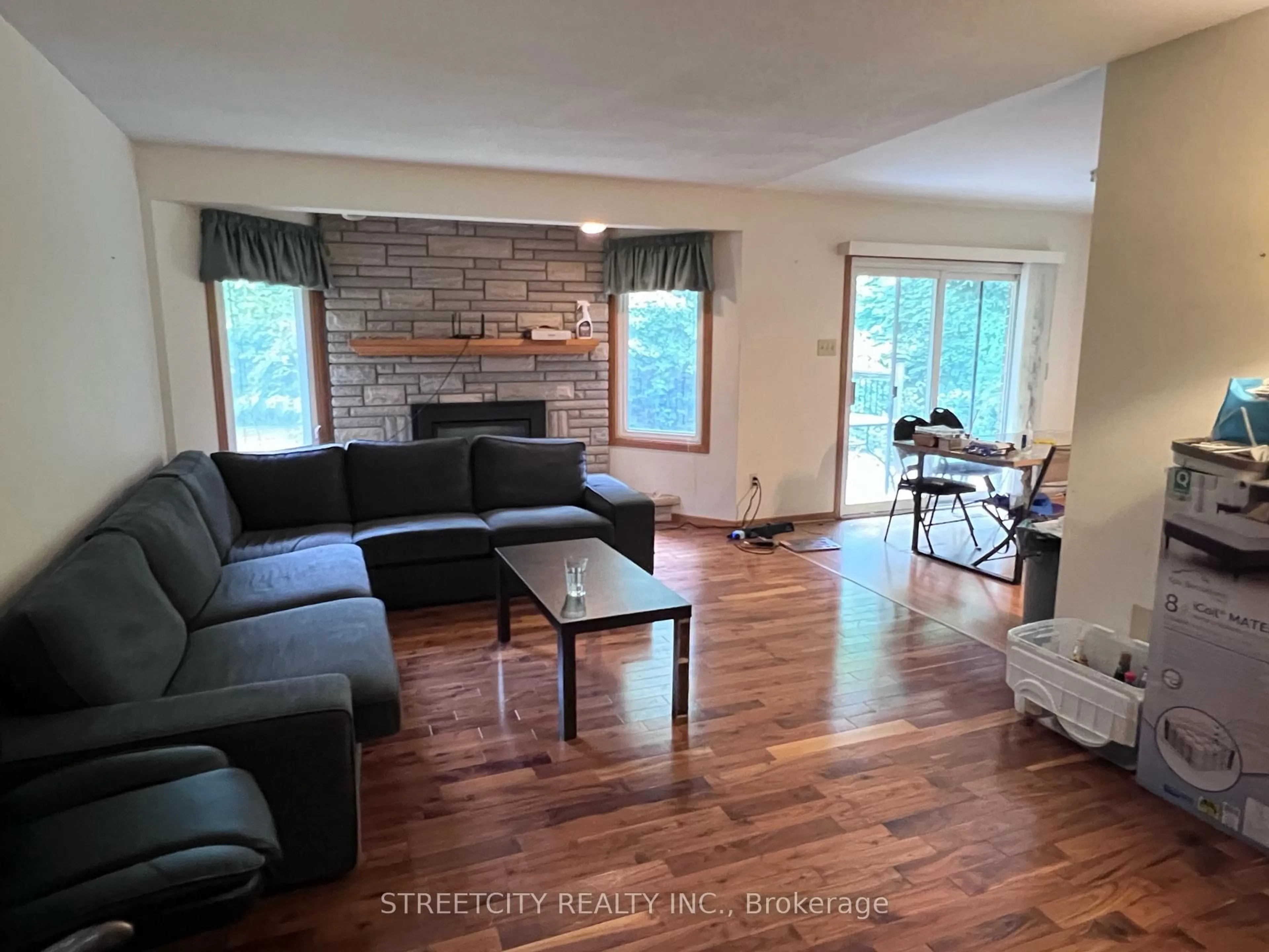 Living room with furniture, wood/laminate floor for 37 Jennifer Rd, London North Ontario N5X 3L5