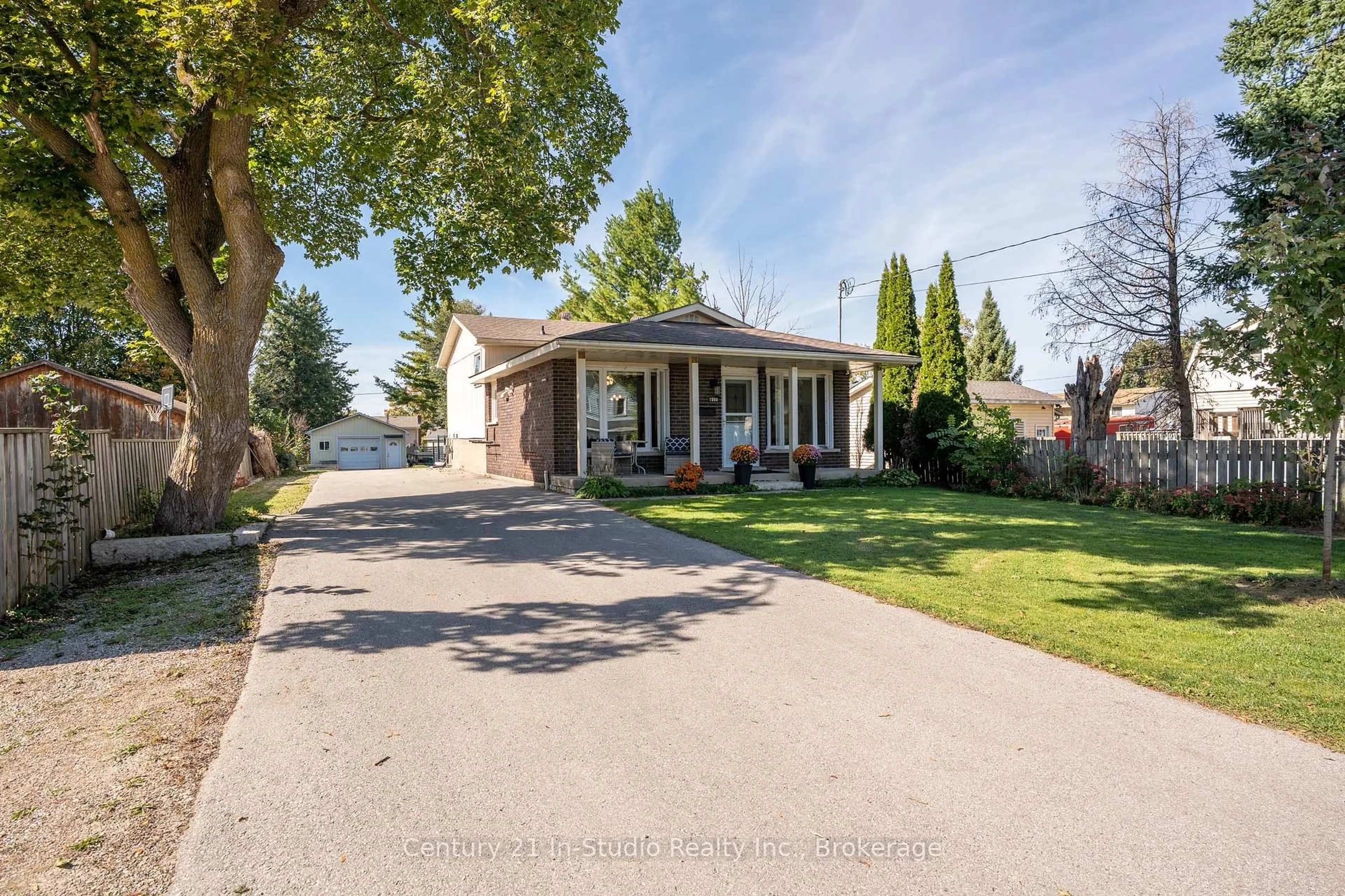 A pic from outside/outdoor area/front of a property/back of a property/a pic from drone, street for 1980 6th Ave, Owen Sound Ontario N4K 2W5