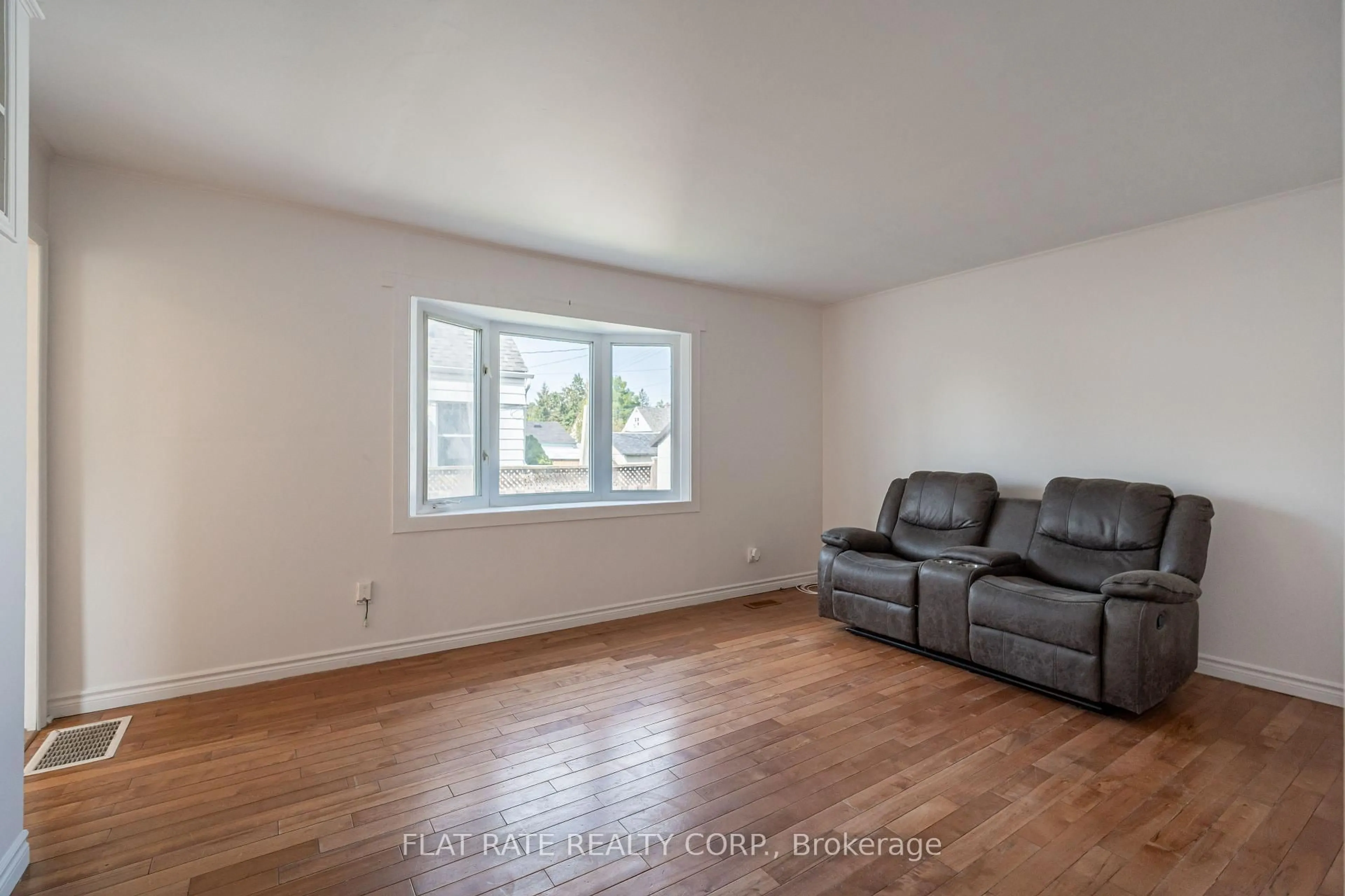 A pic of a room for 460 O'CONNELL Rd, Peterborough Ontario K9J 4C9