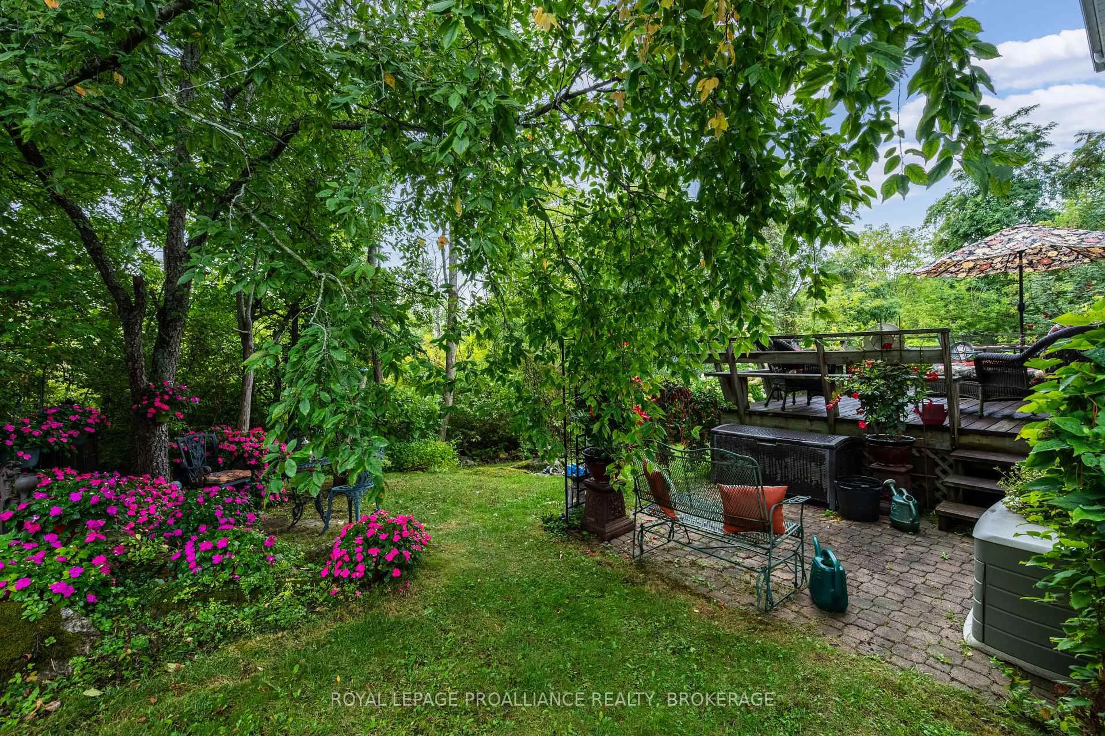 Patio, unknown for 605 Arthur St, Gananoque Ontario K7G 3C5