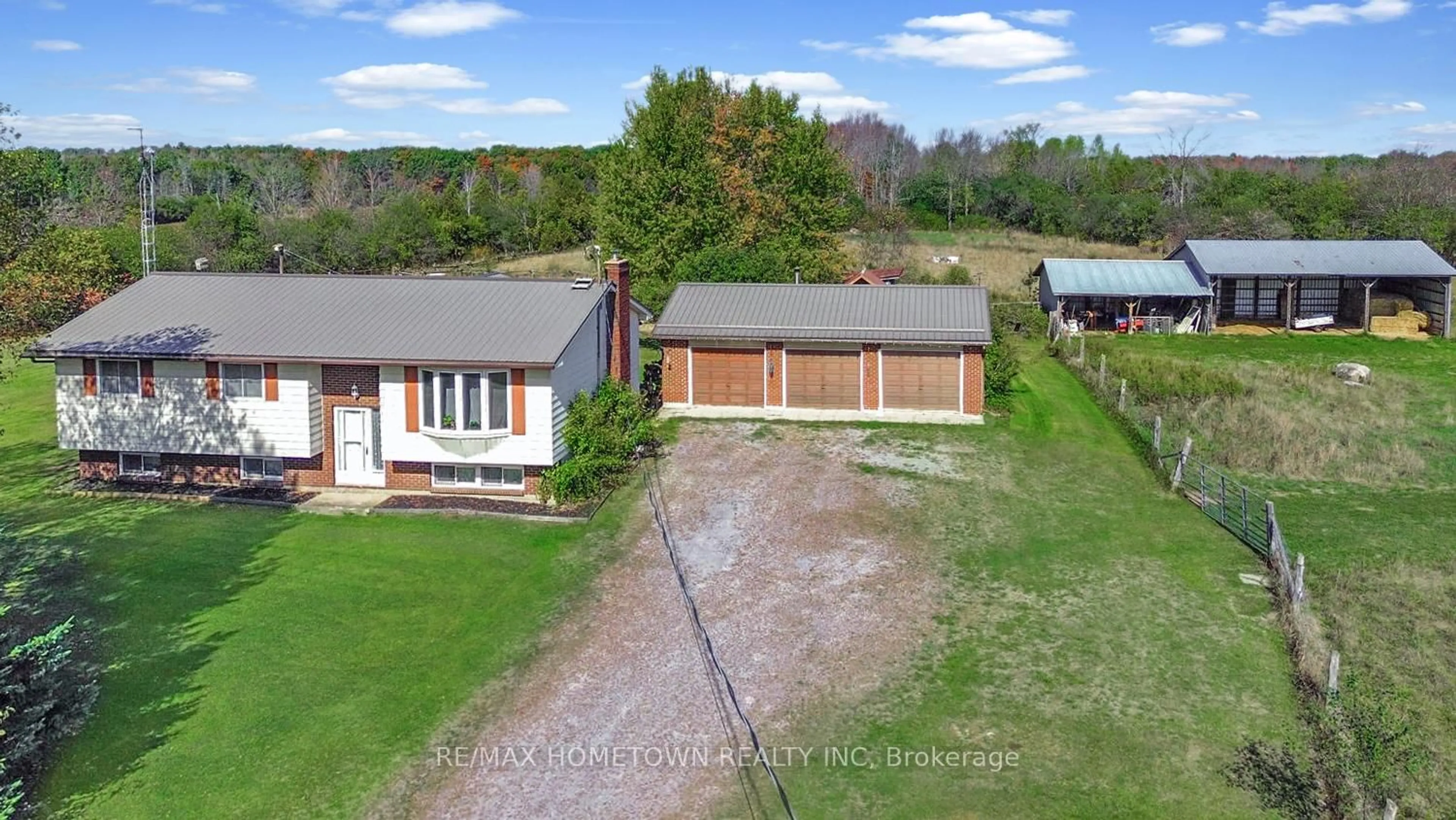A pic from outside/outdoor area/front of a property/back of a property/a pic from drone, unknown for 11928 Rocksprings Rd, Elizabethtown-Kitley Ontario K0G 1R0