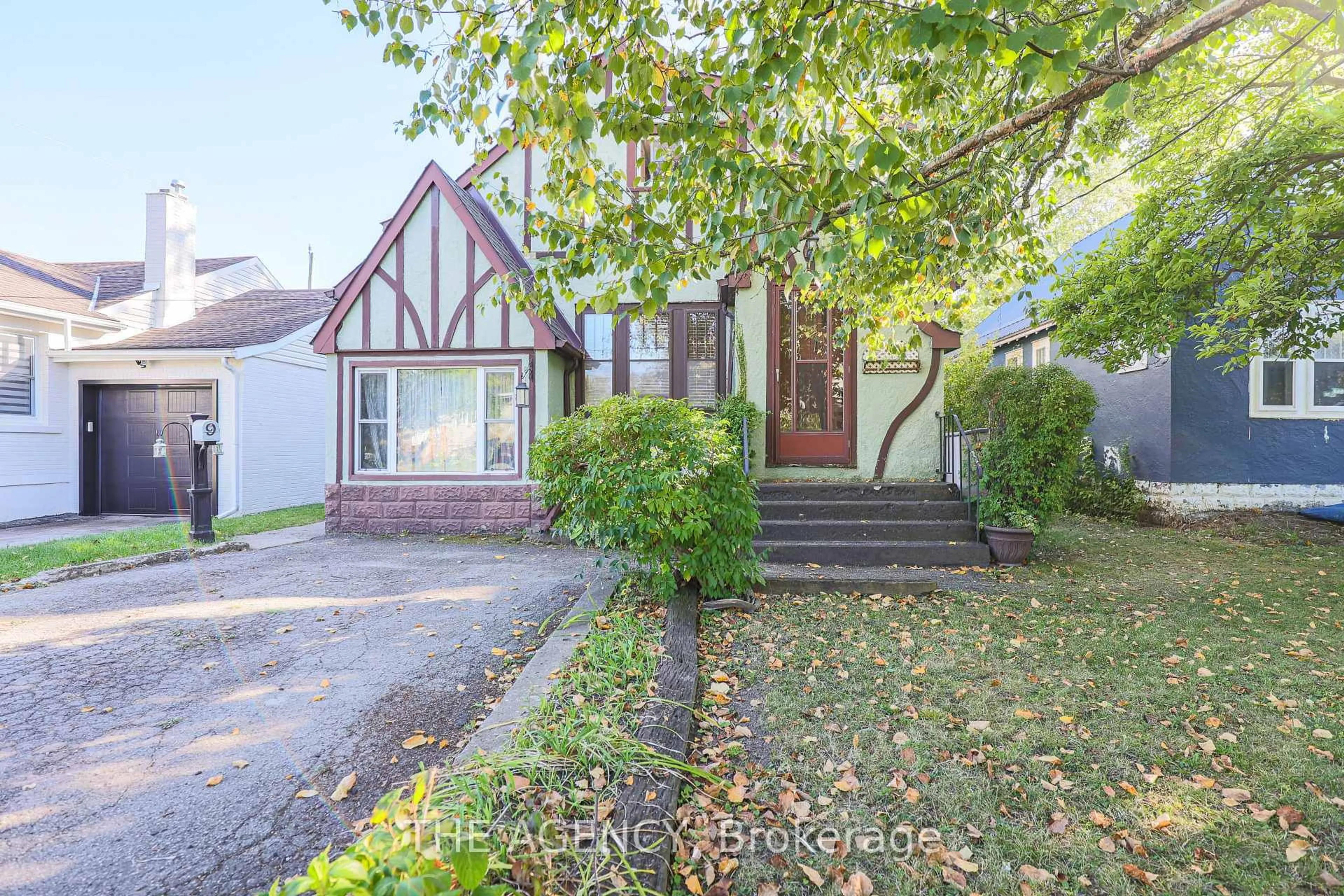 Unknown for 9 Wade St, Welland Ontario L3C 5H3