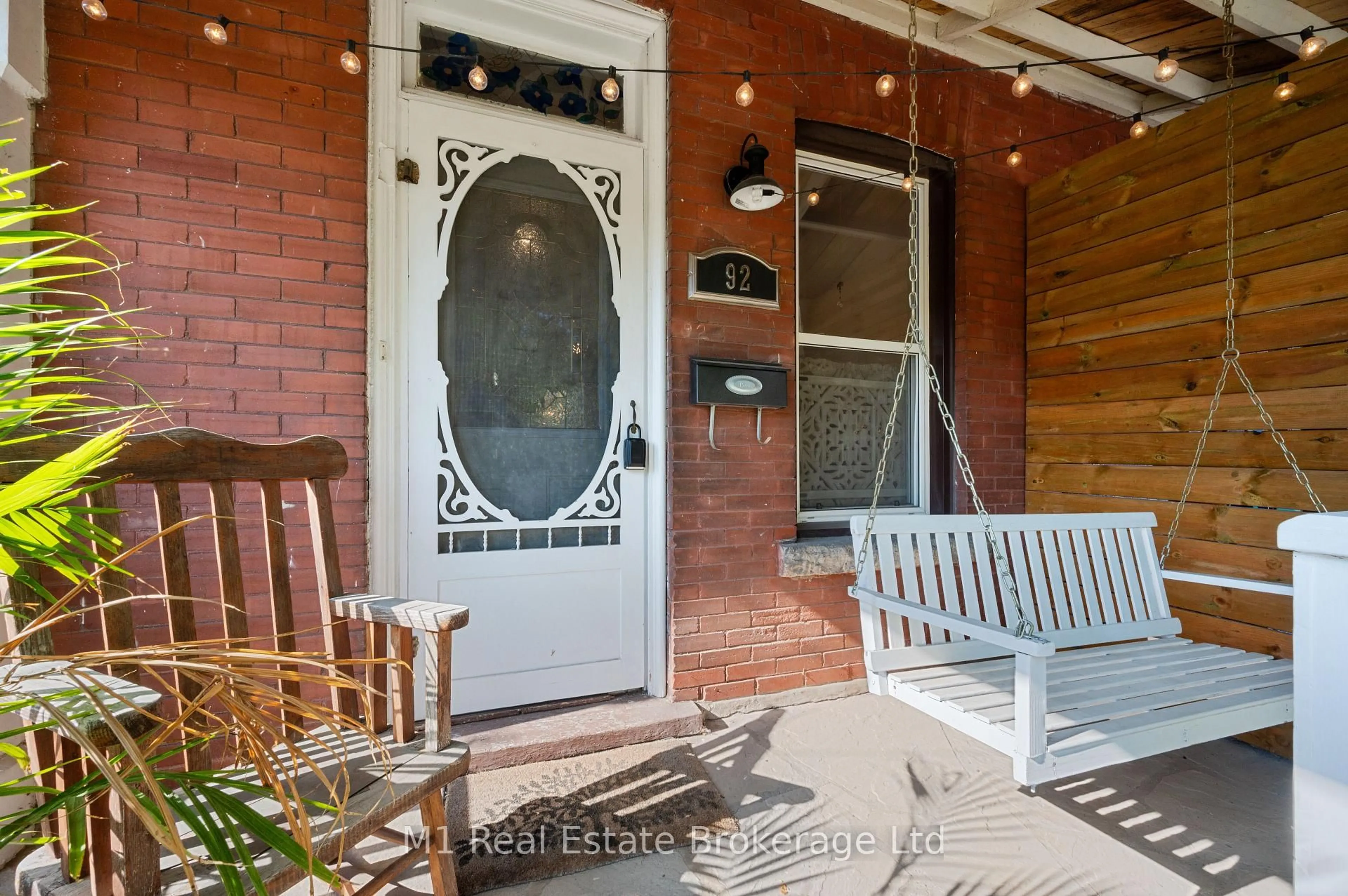 Indoor entryway for 92 Alice St, Guelph Ontario N1E 2Z8