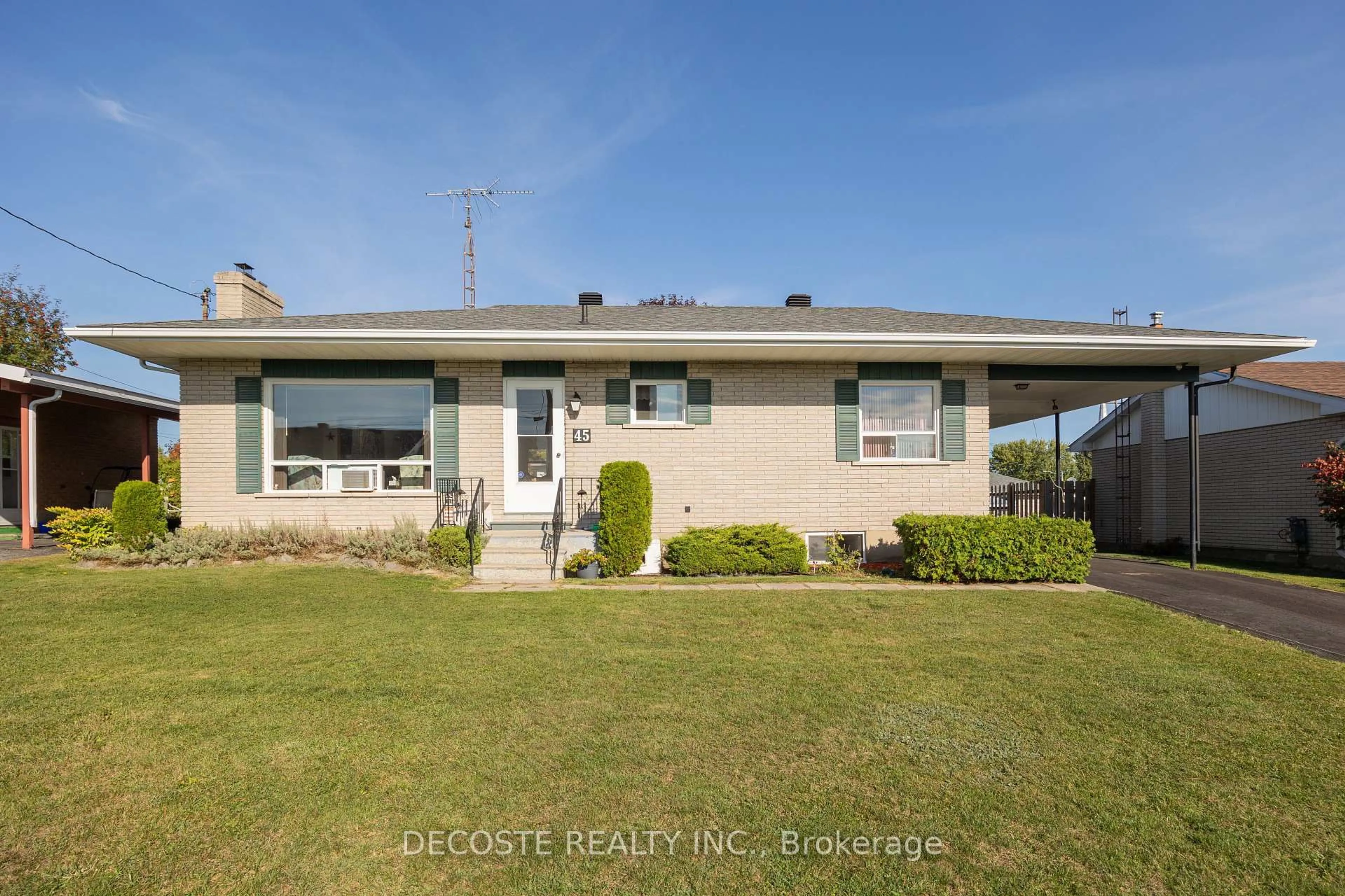 A pic from outside/outdoor area/front of a property/back of a property/a pic from drone, street for 45 Clement St, North Glengarry Ontario K0C 1A0
