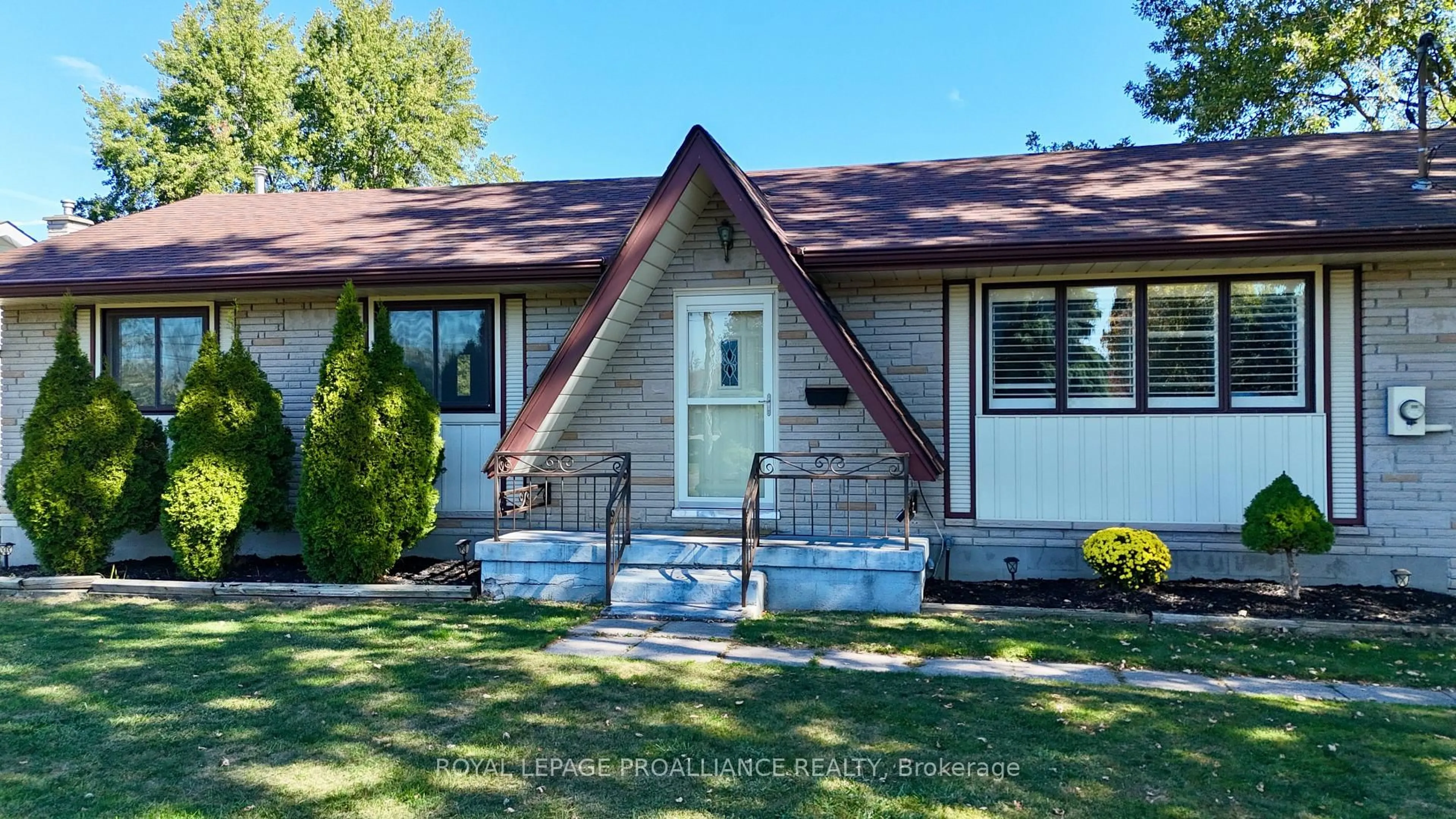 Home with vinyl exterior material, street for 232 Montrose Rd, Quinte West Ontario K8R 1A9