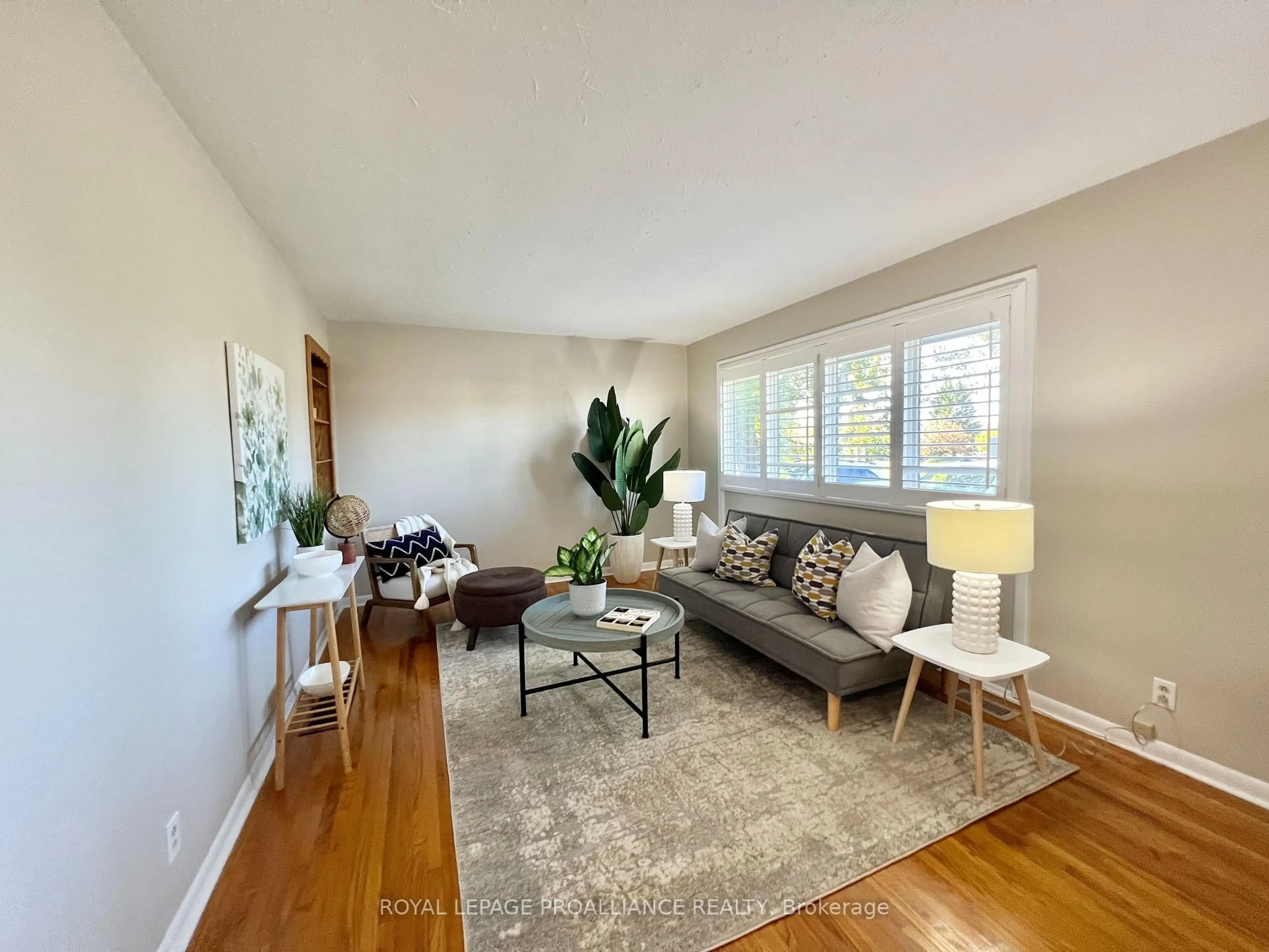 Living room with furniture, unknown for 232 Montrose Rd, Quinte West Ontario K8R 1A9