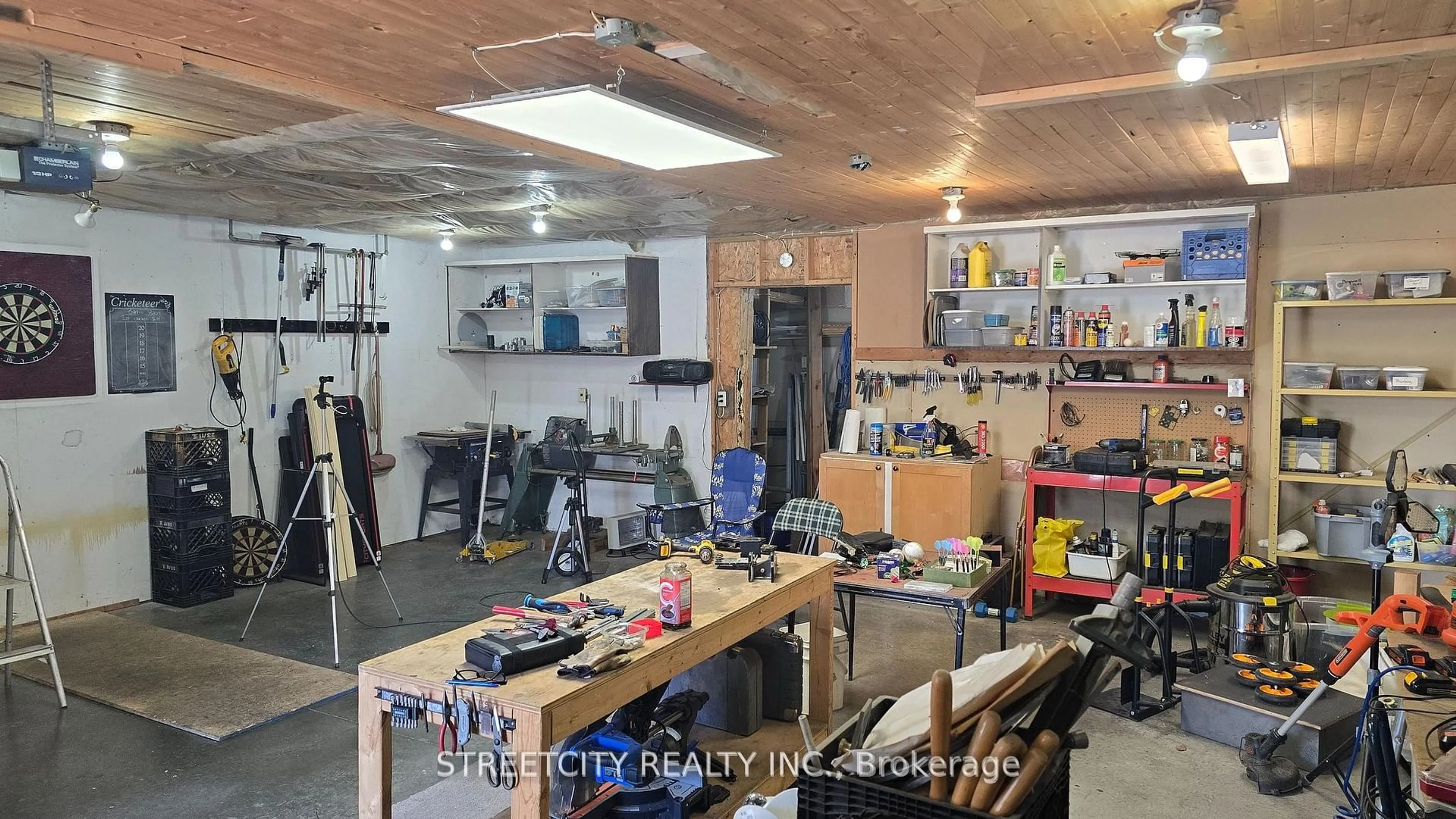 Indoor garage for 244 Vancouver St, London East Ontario N5W 4R8