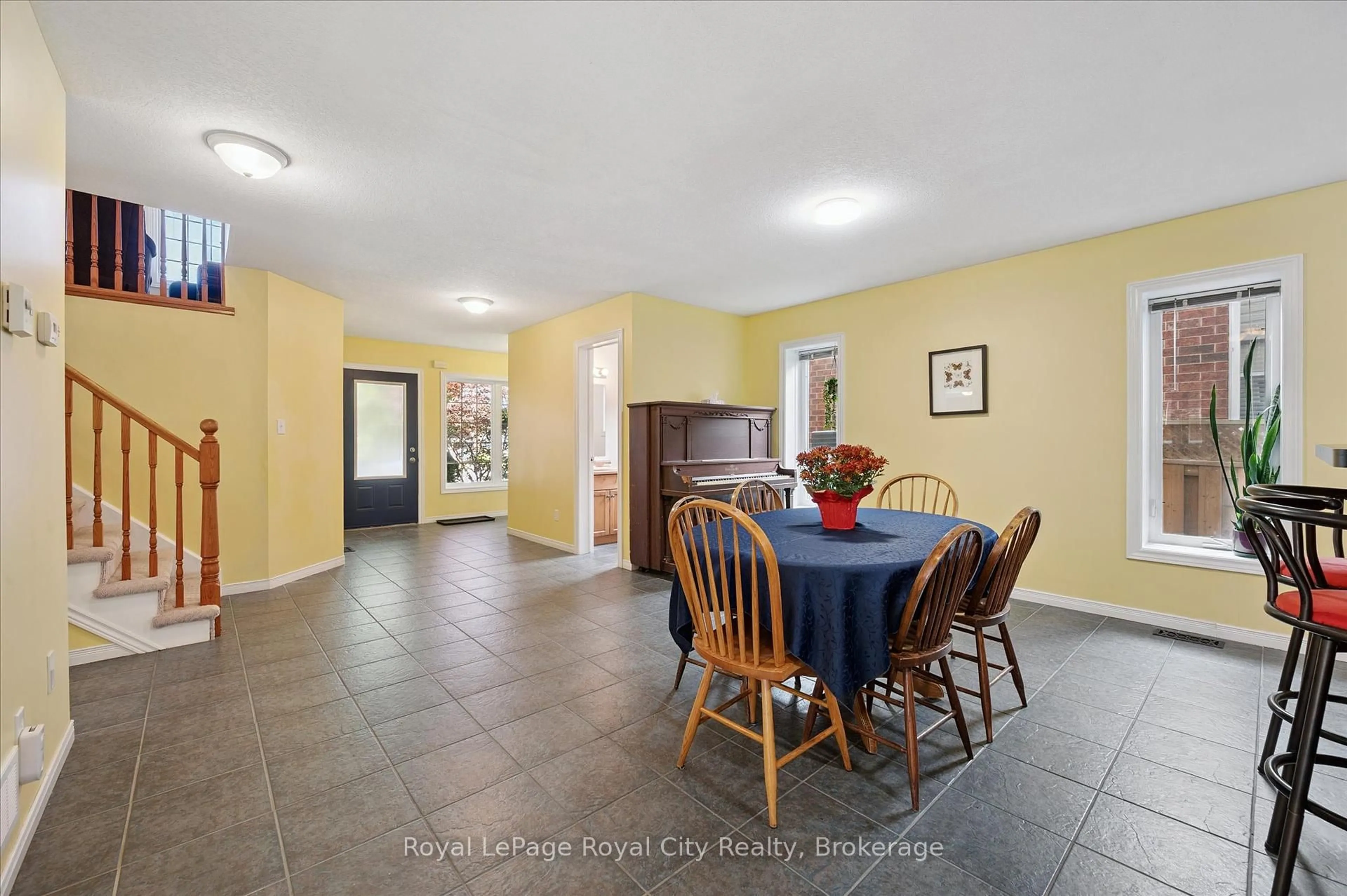 Dining room, ceramic/tile floor for 37 Shackleton Dr, Guelph Ontario N1E 7L3