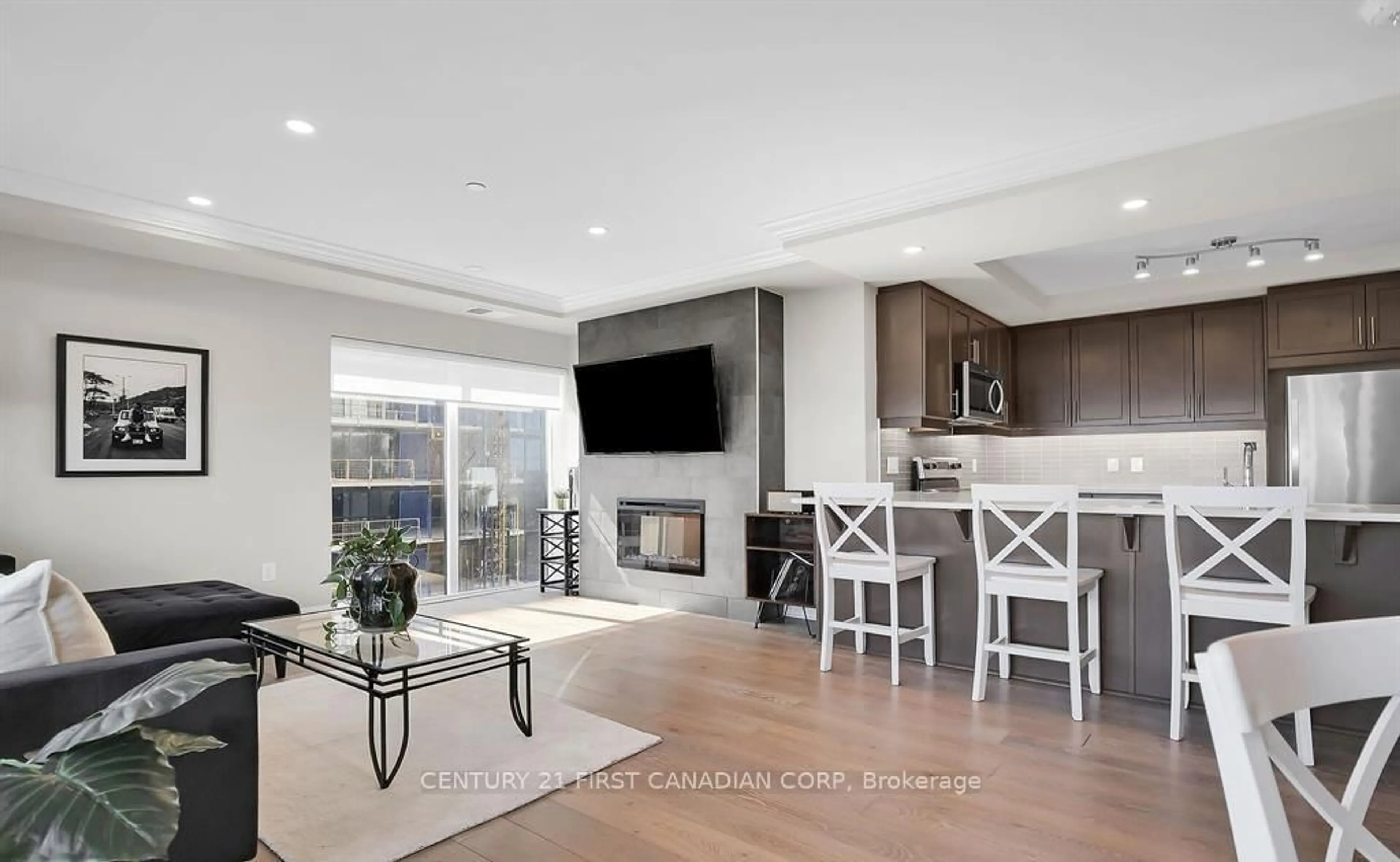 Open concept kitchen, ceramic/tile floor for 505 TALBOT St #1307, London East Ontario N6A 2S6