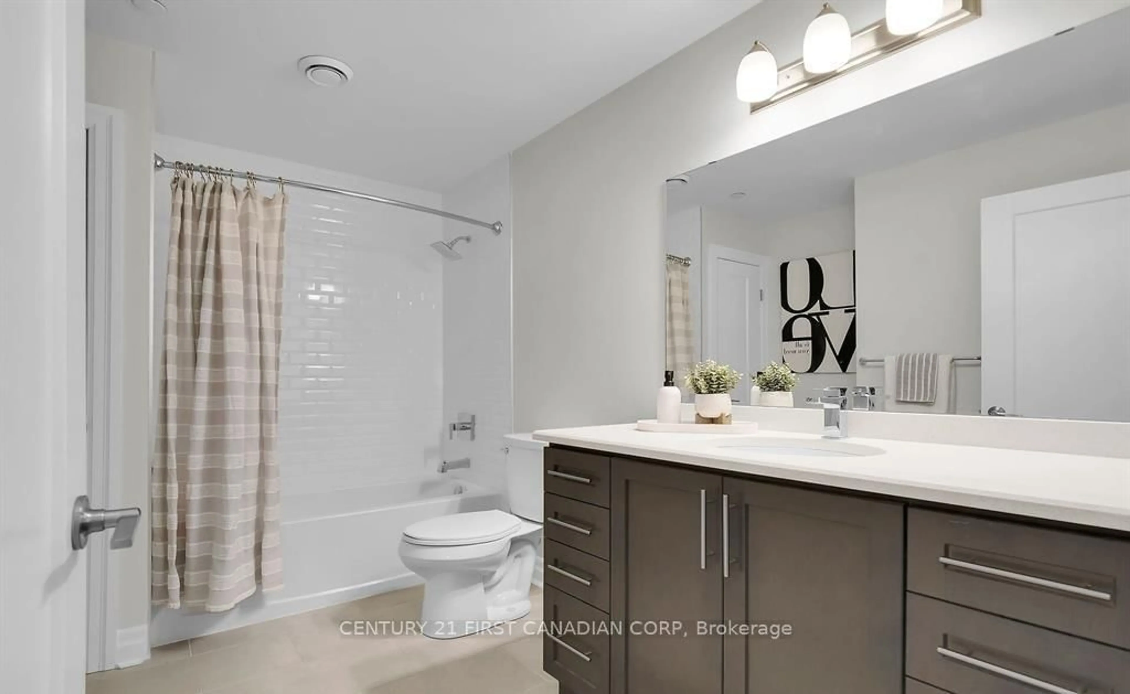 Standard bathroom, ceramic/tile floor for 505 TALBOT St #1307, London East Ontario N6A 2S6