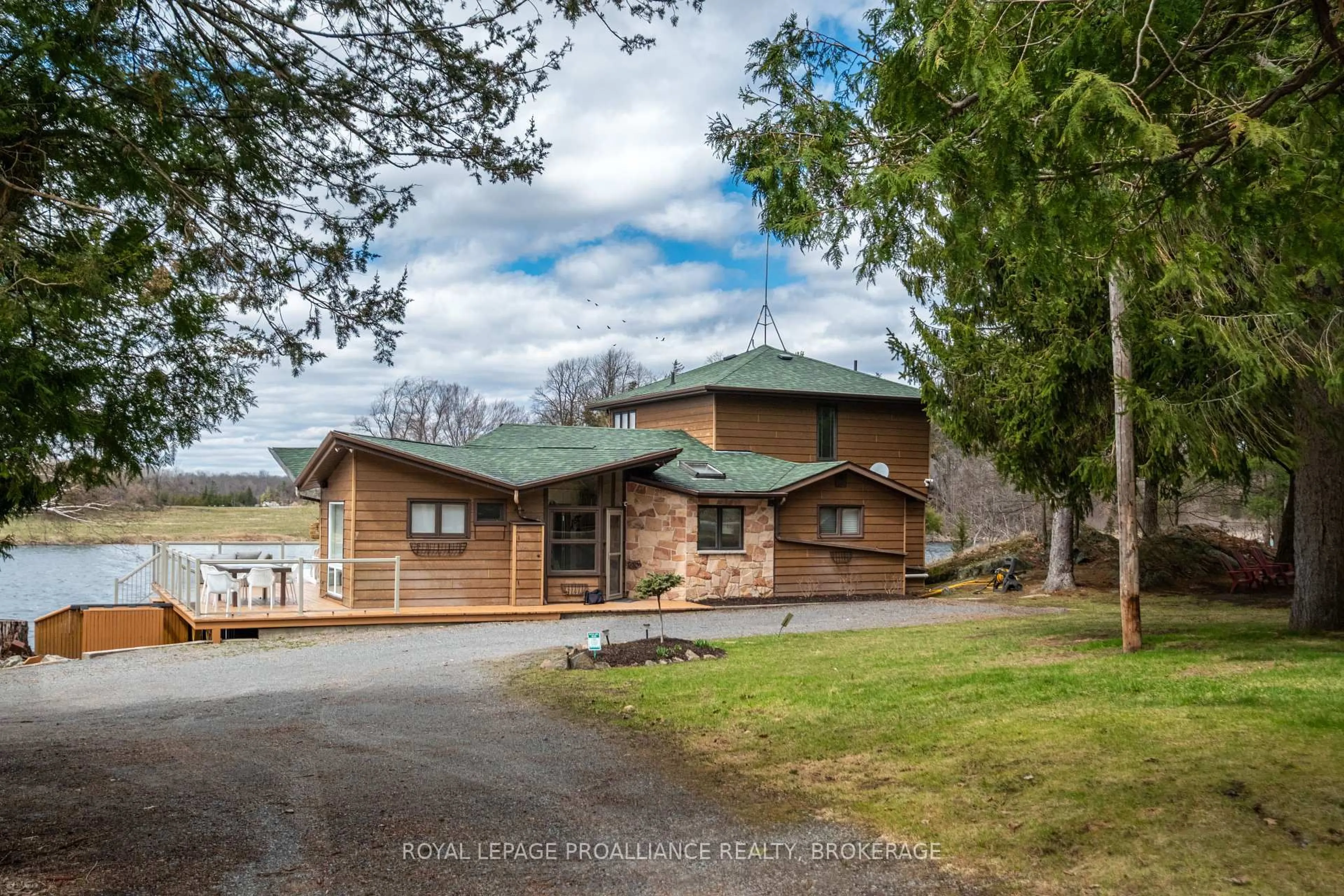 A pic from outside/outdoor area/front of a property/back of a property/a pic from drone, mountain view for 4808 Leo Lake Rd, Seeley's Bay Ontario K0H 2N0