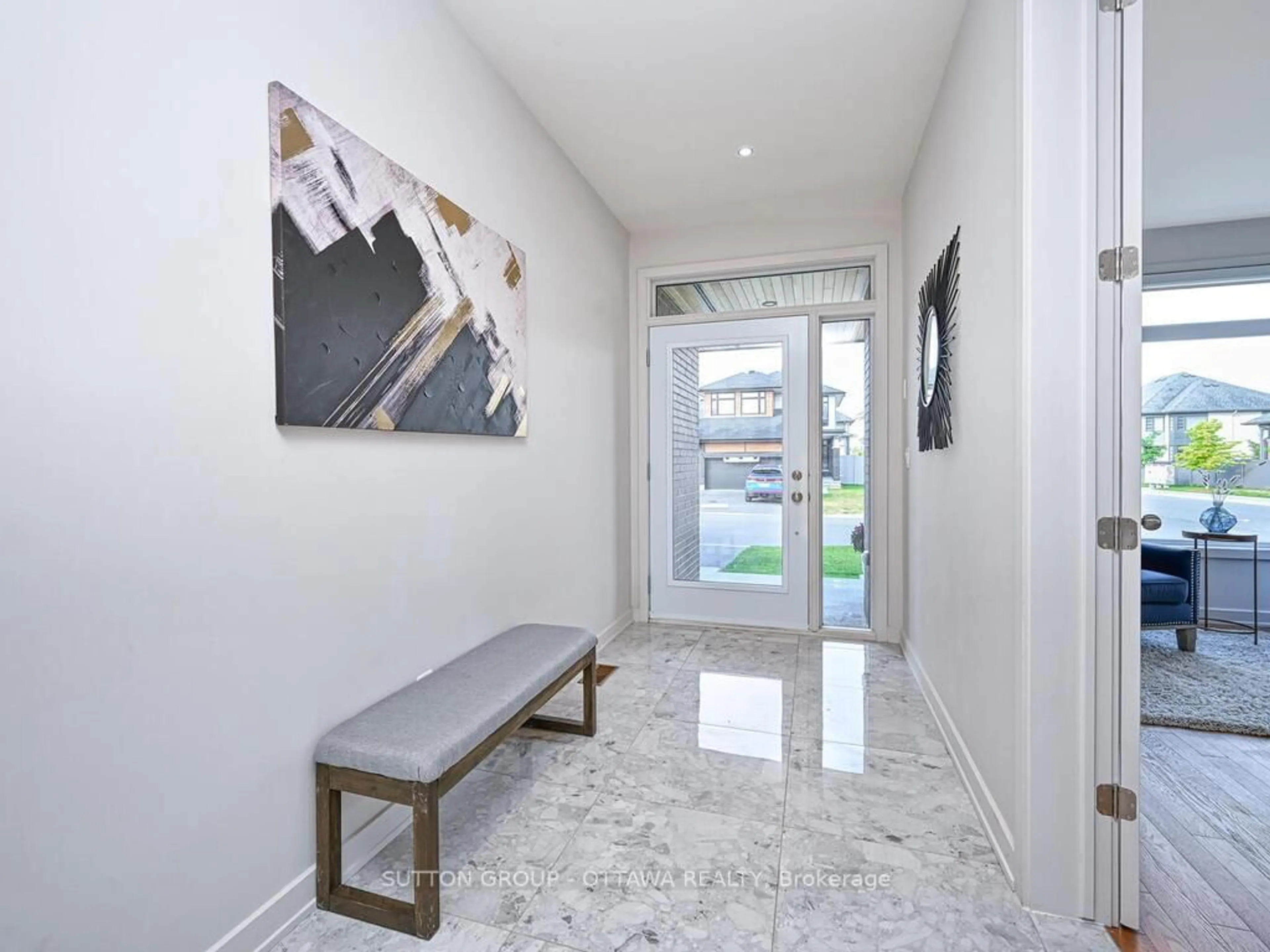 Indoor entryway for 732 Wooler Pl, Ottawa Ontario K1T 0T5