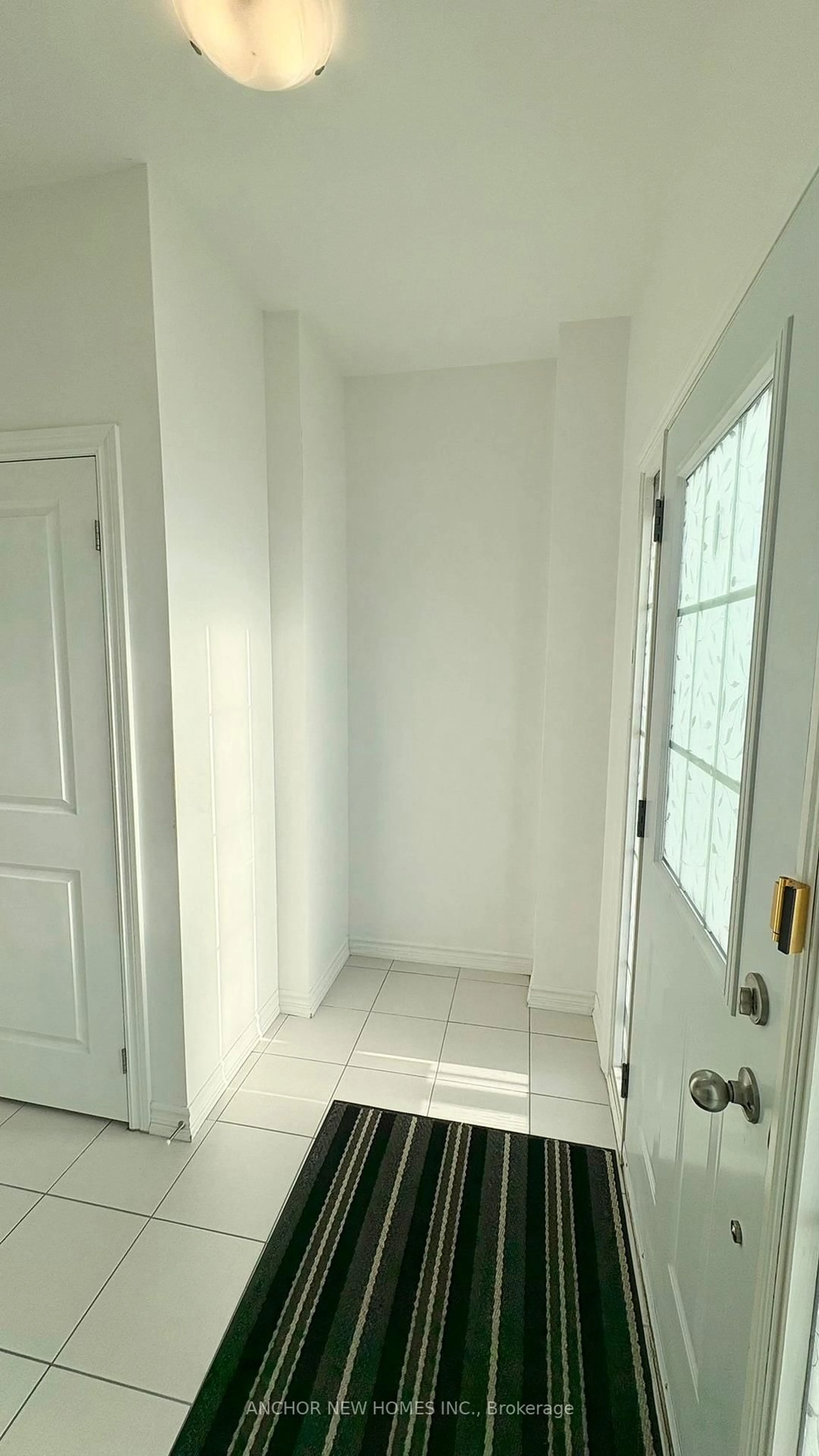 Indoor entryway for 13 Tegan Crt, Loyalist Ontario K0H 0H0