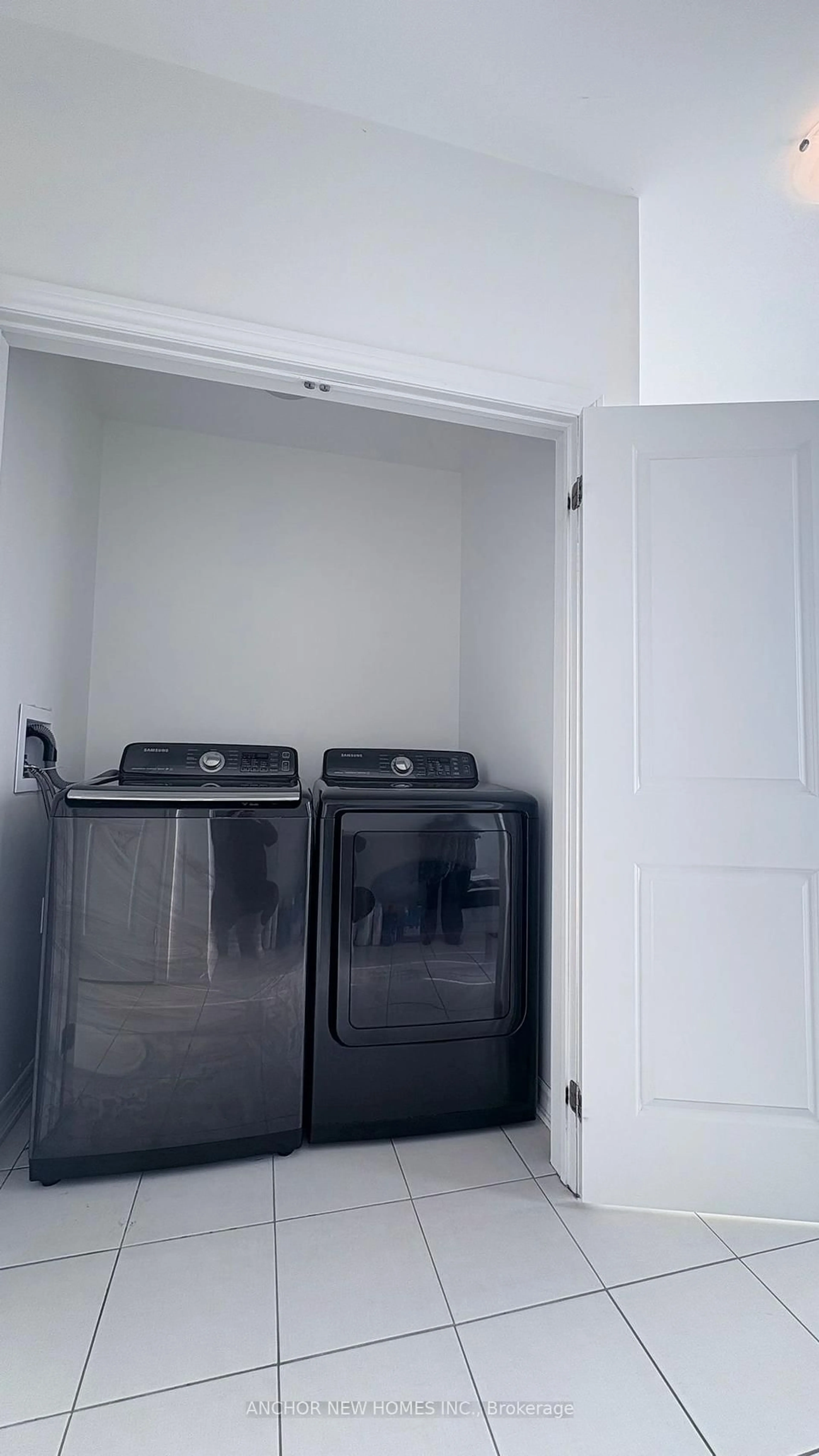 Laundry room for 13 Tegan Crt, Loyalist Ontario K0H 0H0