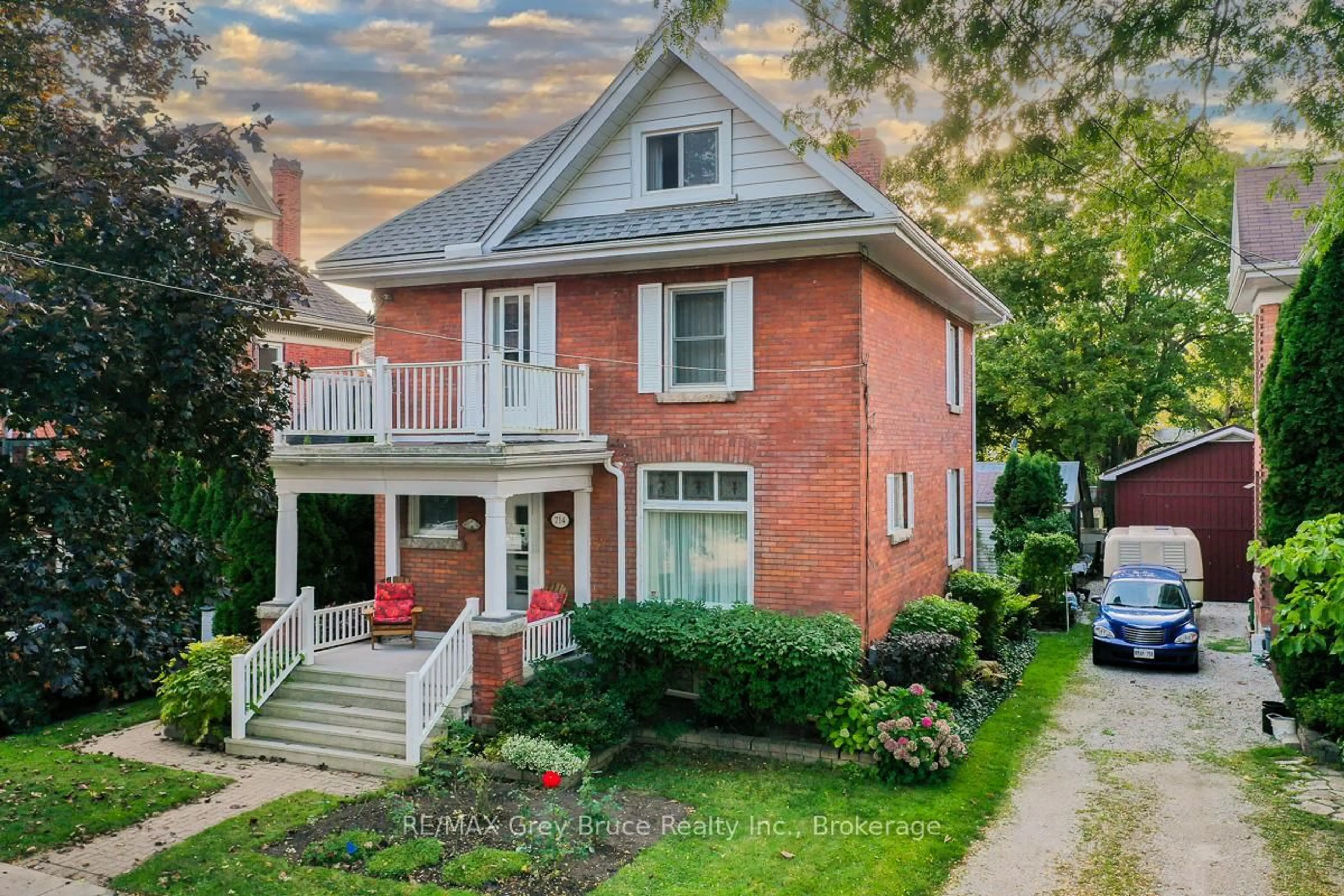 Home with brick exterior material, street for 714 4th Ave, Owen Sound Ontario N4K 2N6