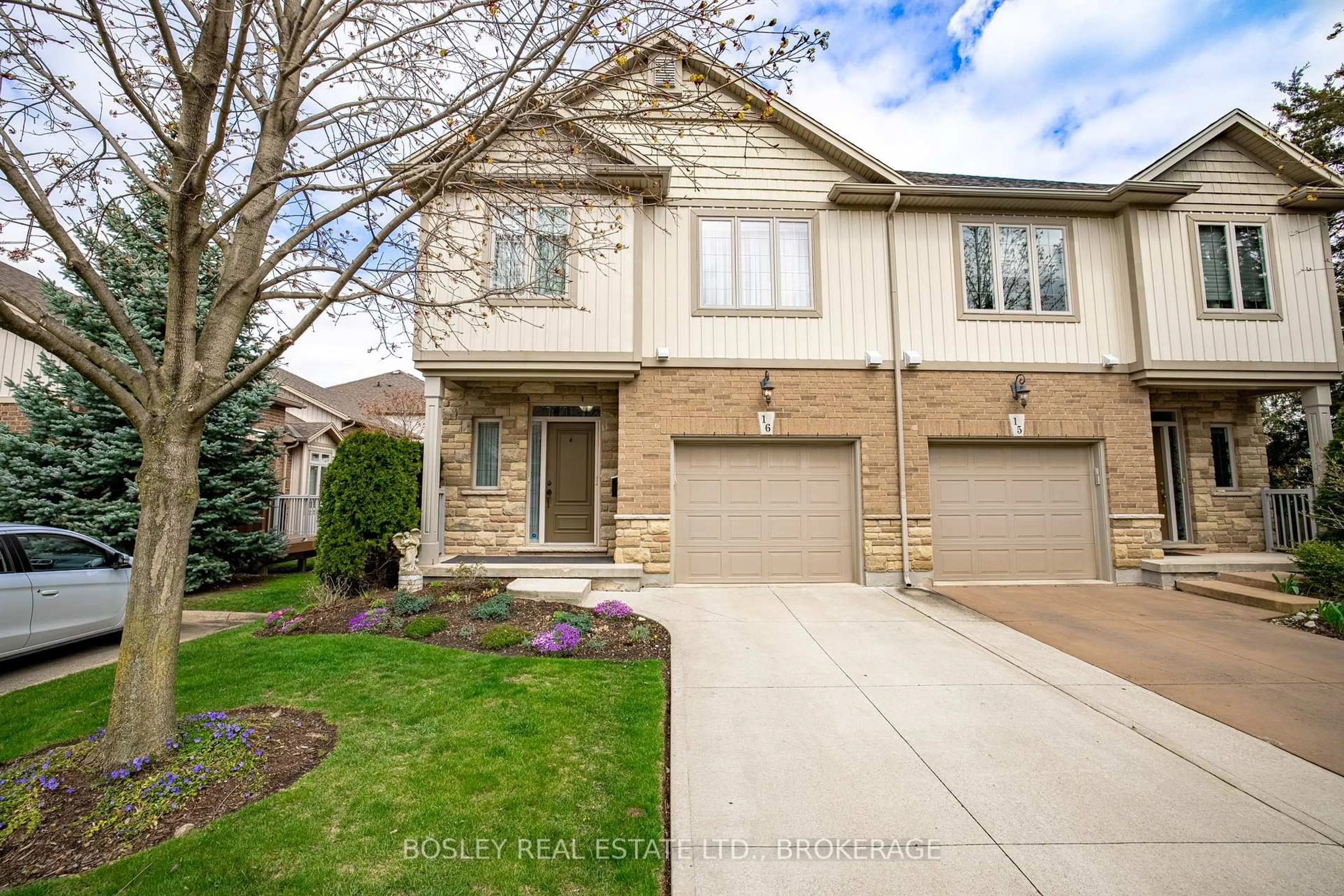 Home with brick exterior material, street for 409 Niagara St #16, St. Catharines Ontario L2M 4V9