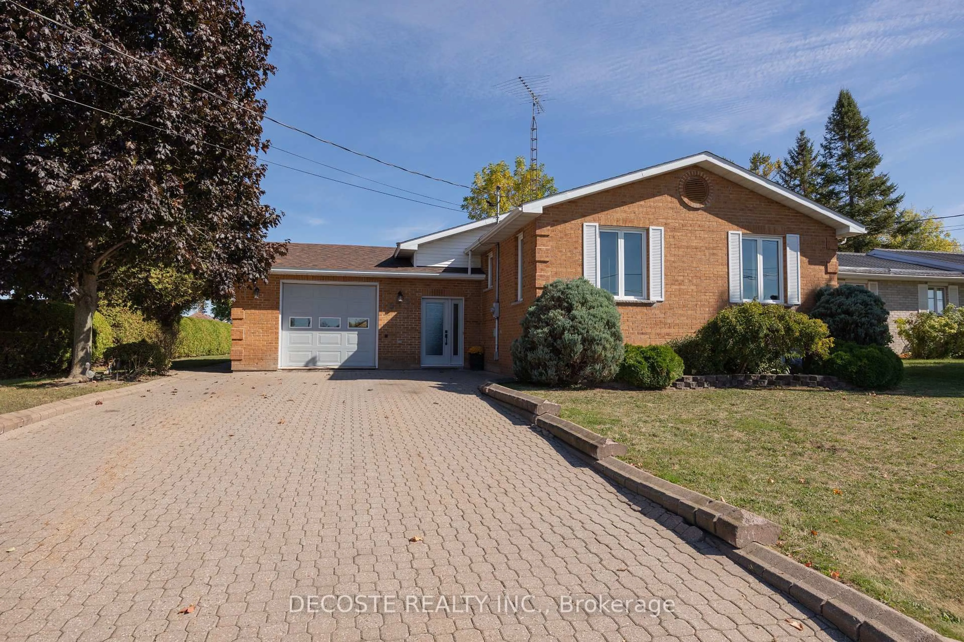 Home with brick exterior material, street for 515 Tobin St, North Glengarry Ontario K0C 1A0