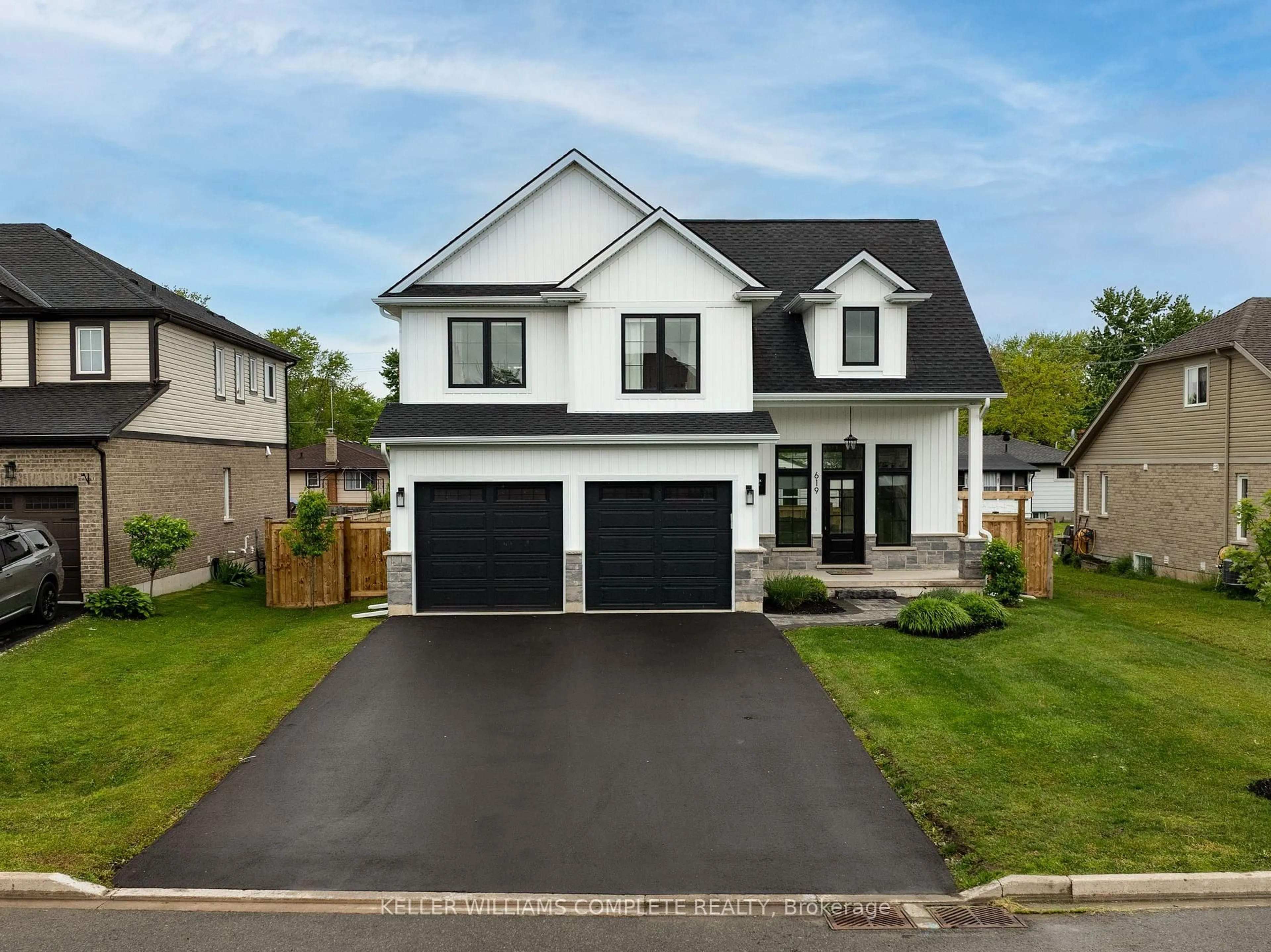 Home with vinyl exterior material, street for 619 Brian St, Fort Erie Ontario L2A 6W1