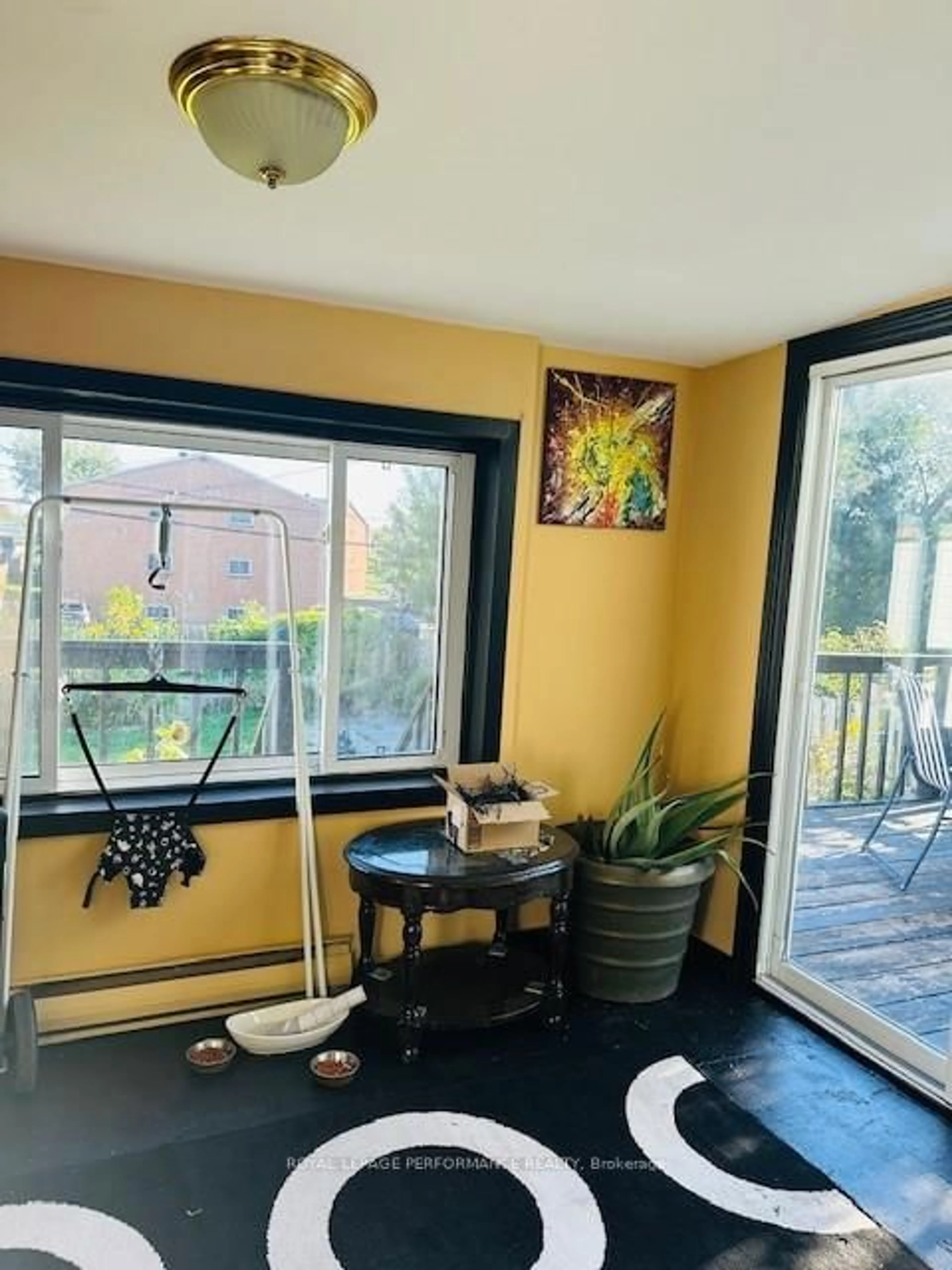 A pic of a room for 336 Water St, Cornwall Ontario K6H 1A4