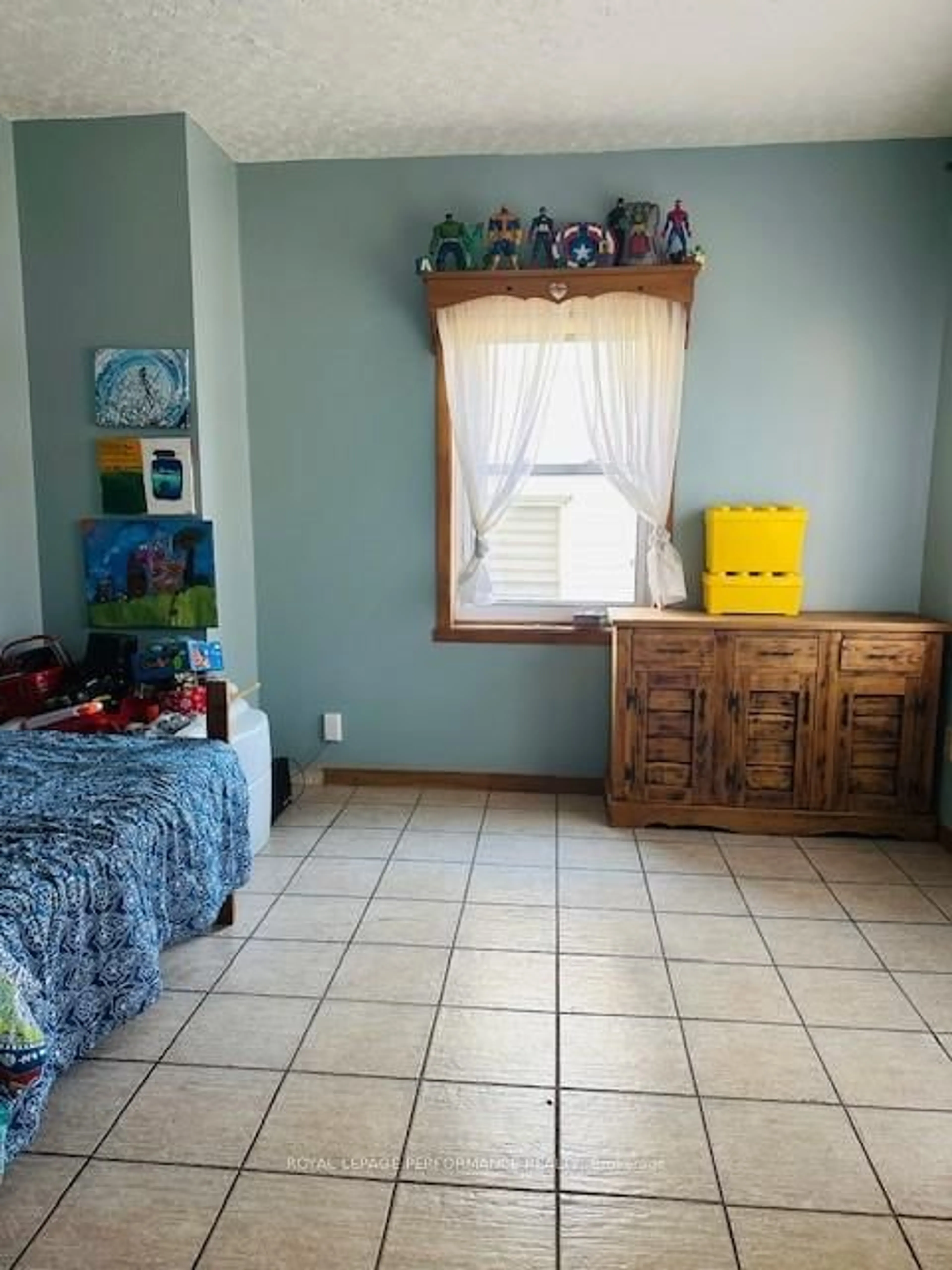 A pic of a room for 336 Water St, Cornwall Ontario K6H 1A4