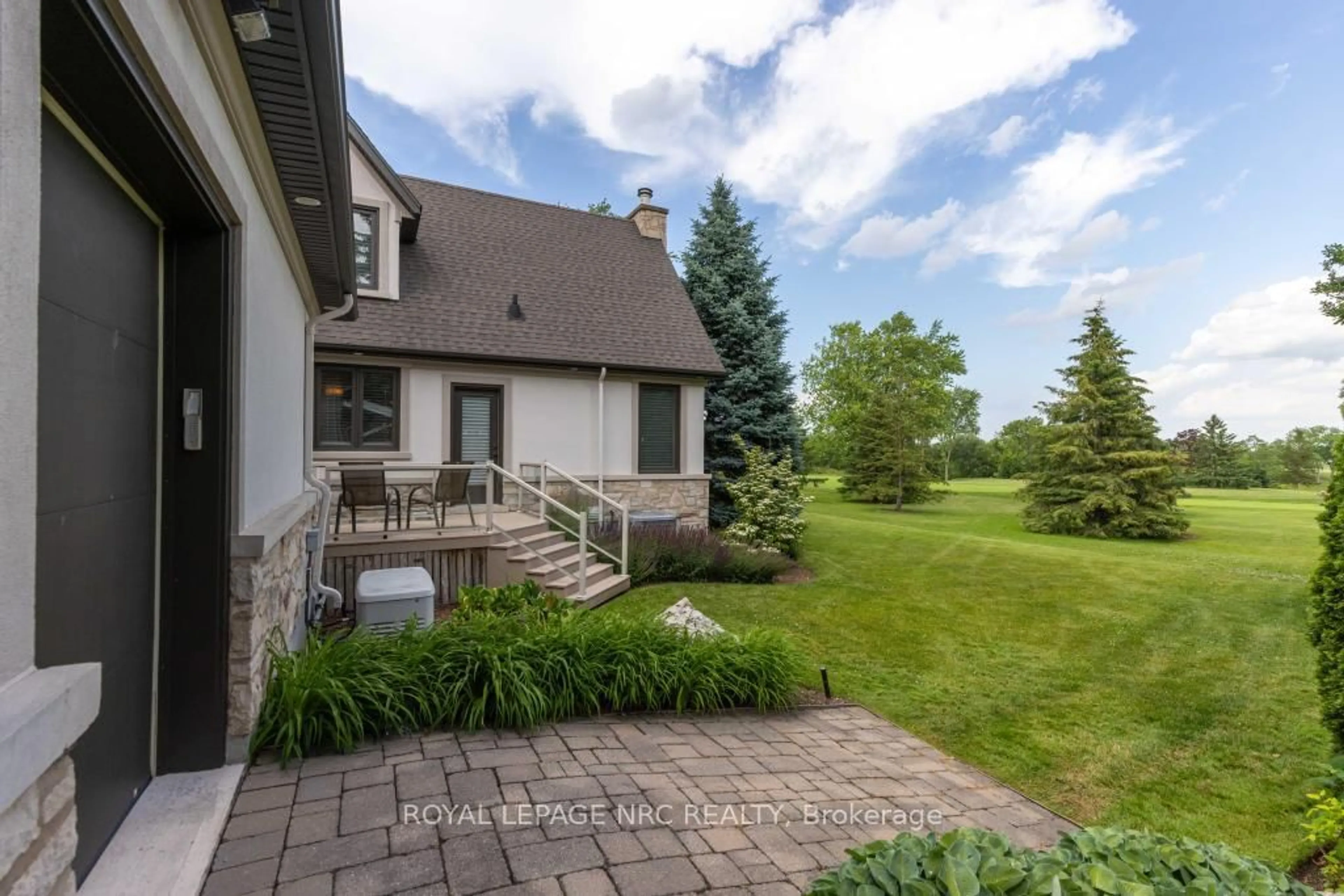 Patio, unknown for 115 Riverdale Dr, St. Catharines Ontario L2R 4C1
