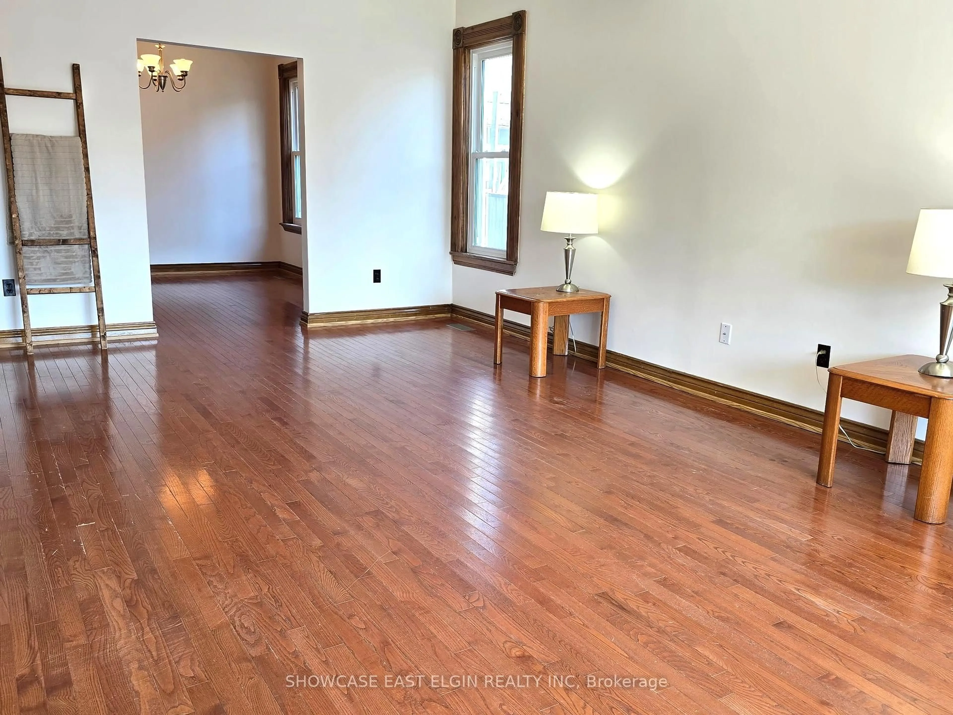 A pic of a room for 45 Pine St, Aylmer Ontario N5H 1N3