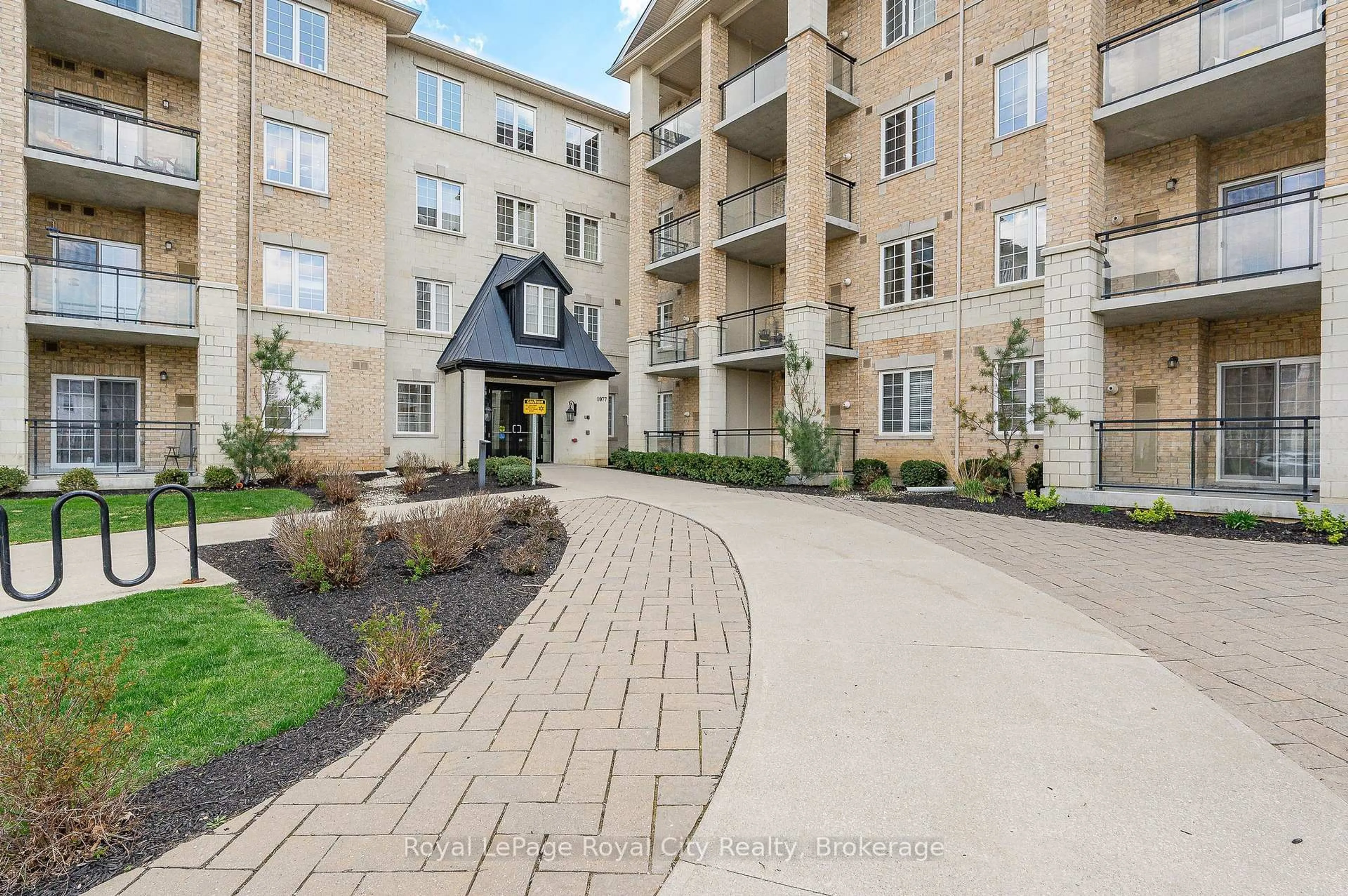 Patio, unknown for 1077 Gordon St #417, Guelph Ontario N1G 0E3