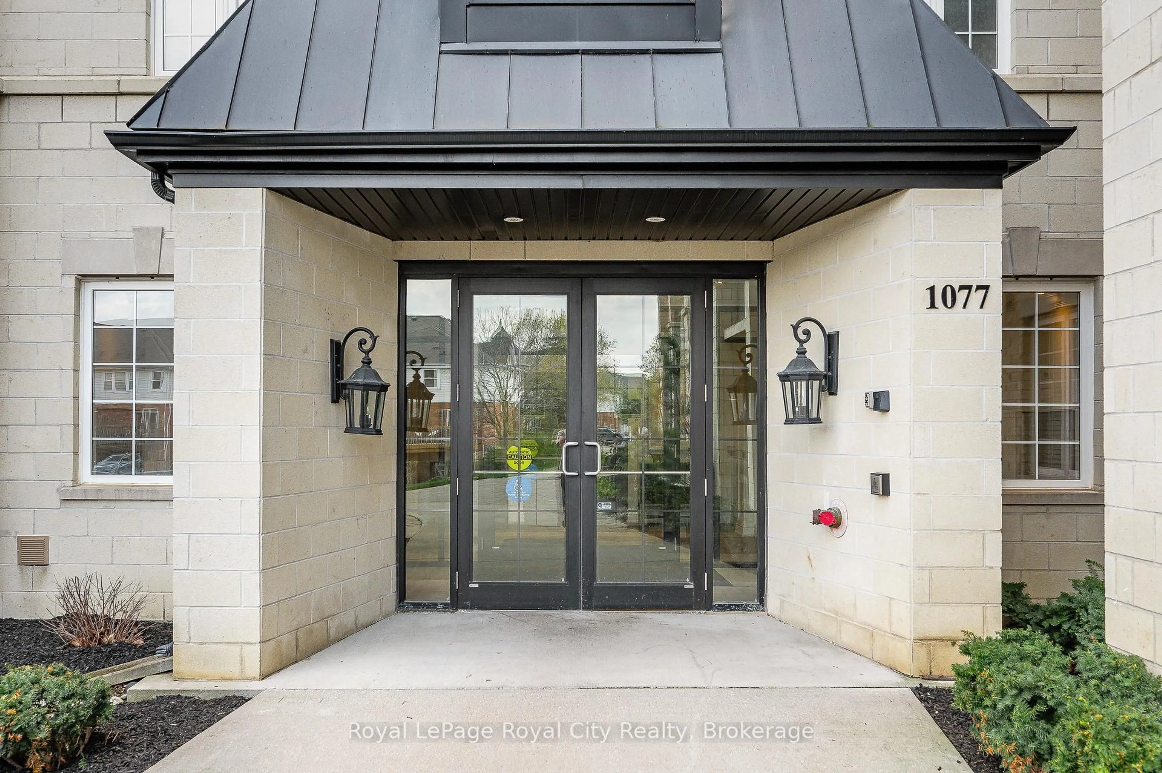 Indoor entryway for 1077 Gordon St #417, Guelph Ontario N1G 0E3