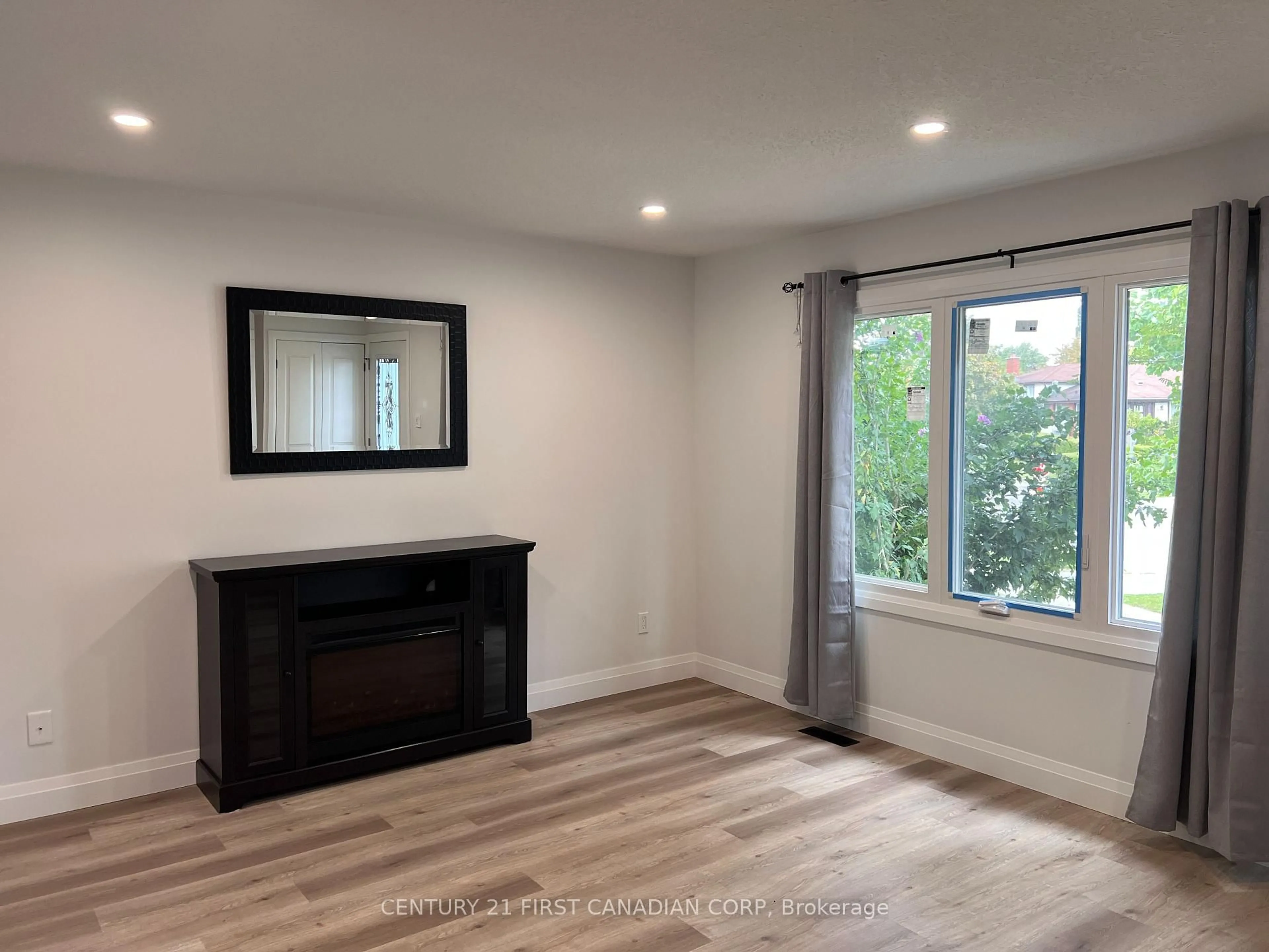 A pic of a room for 5 CHIDDINGTON Gate, London South Ontario N6C 5K9