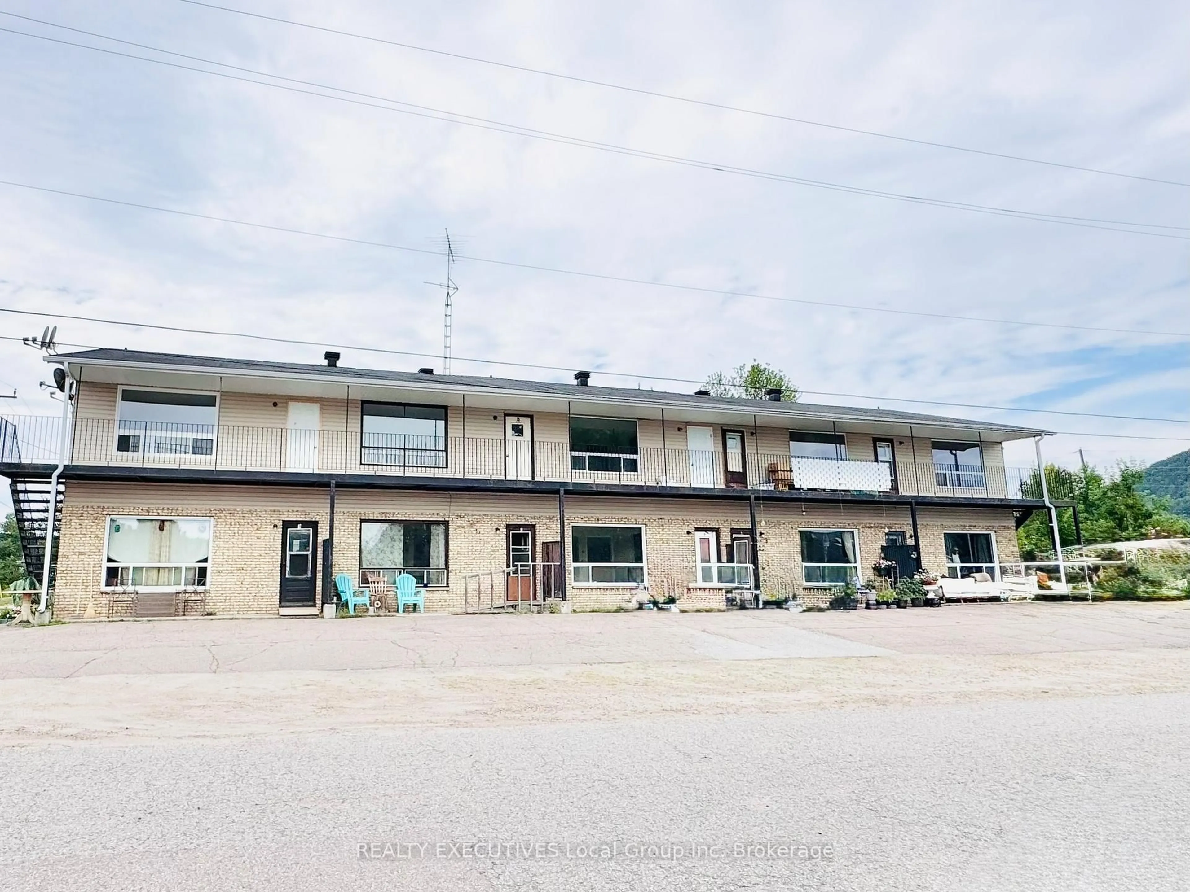 Unknown for 250 Champlain St, Mattawa Ontario P0H 1V0