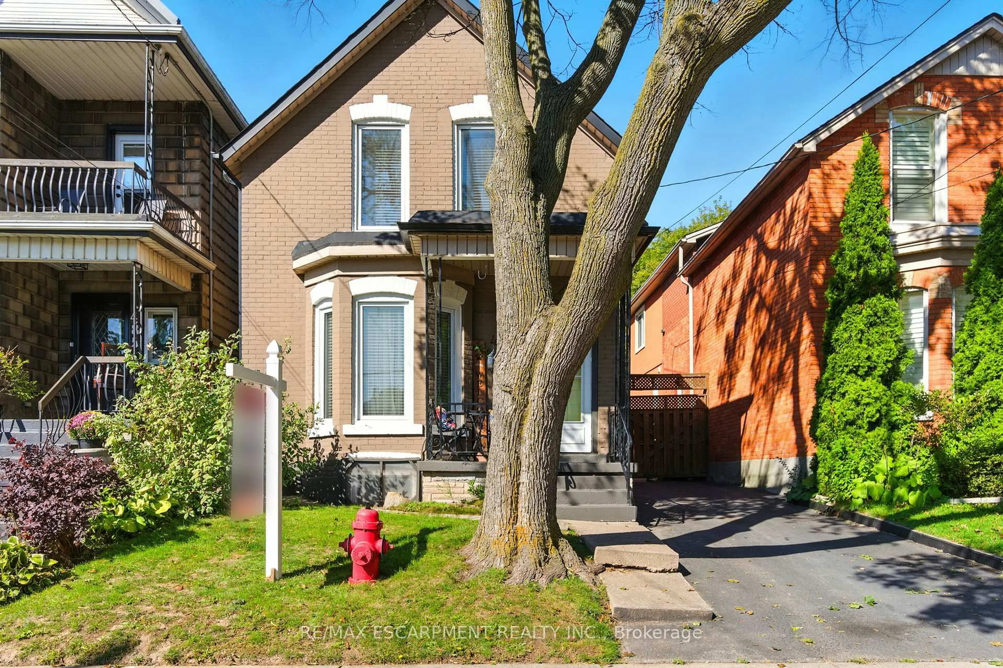 Home with brick exterior material, street for 487 Catharine St, Hamilton Ontario L8L 4V1