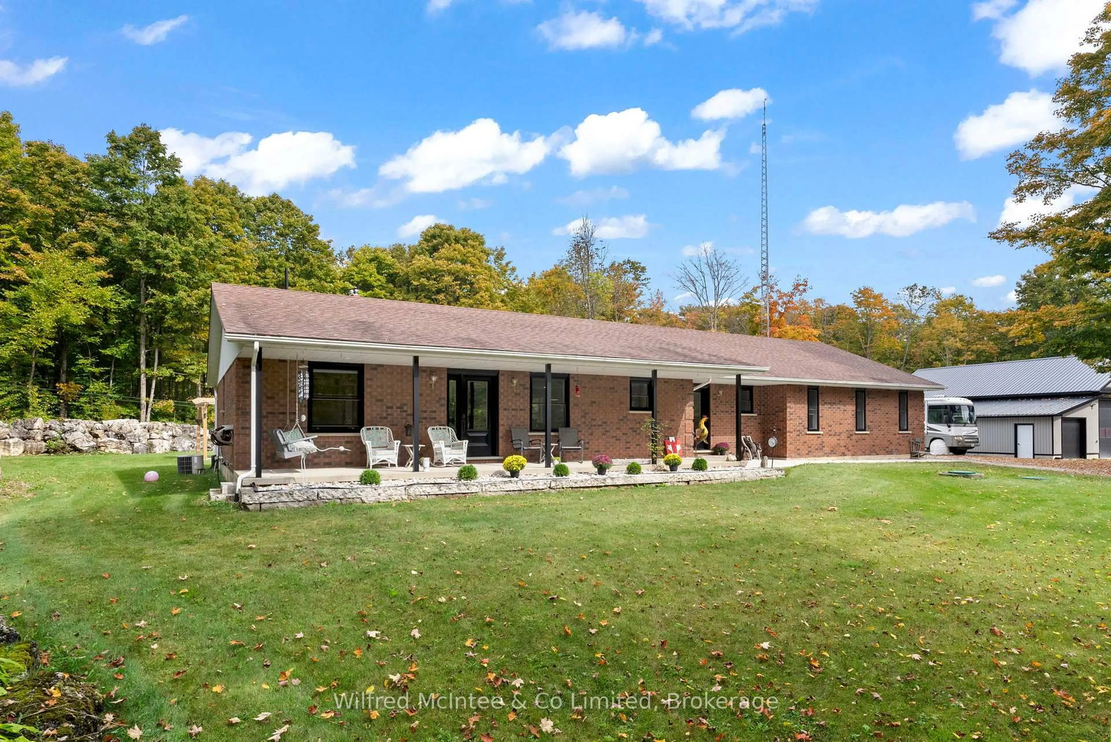 Home with brick exterior material, building for 442289 Concession 21, Georgian Bluffs Ontario N0H 2T0