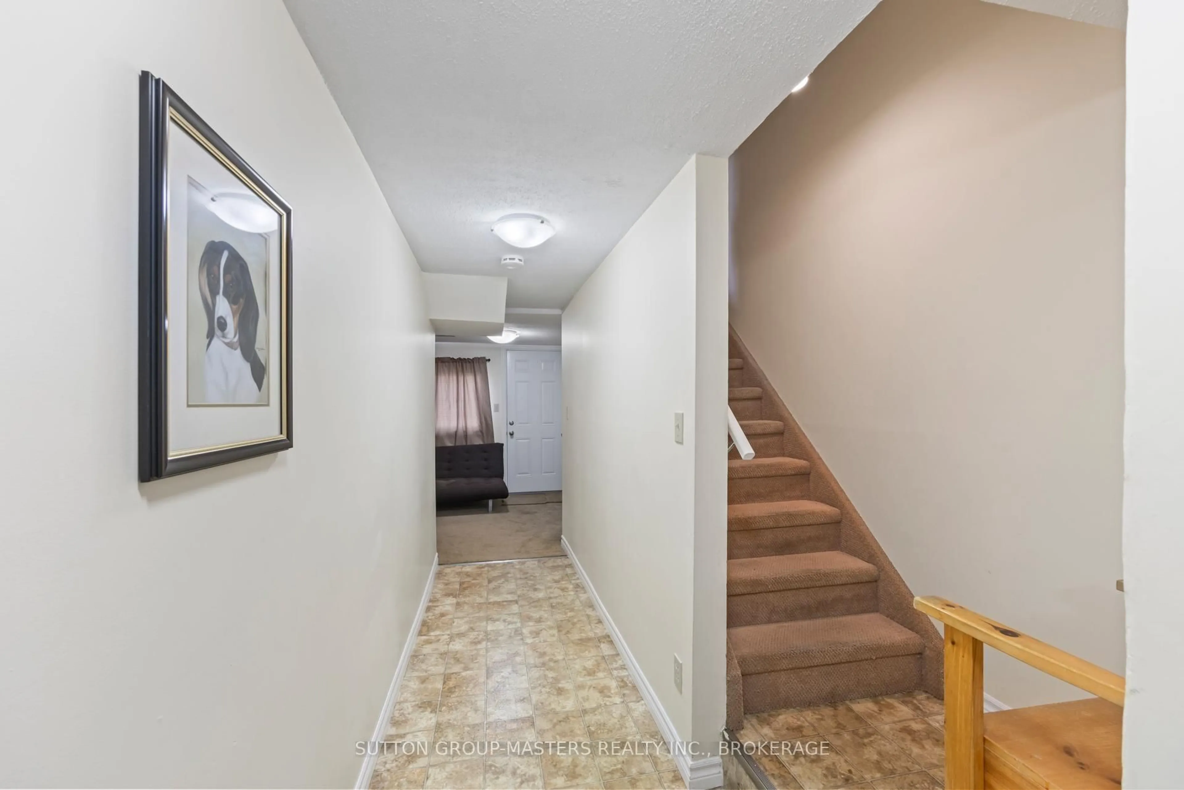 Indoor foyer for 1039 Craig Lane #31, Kingston Ontario K7M 7R9